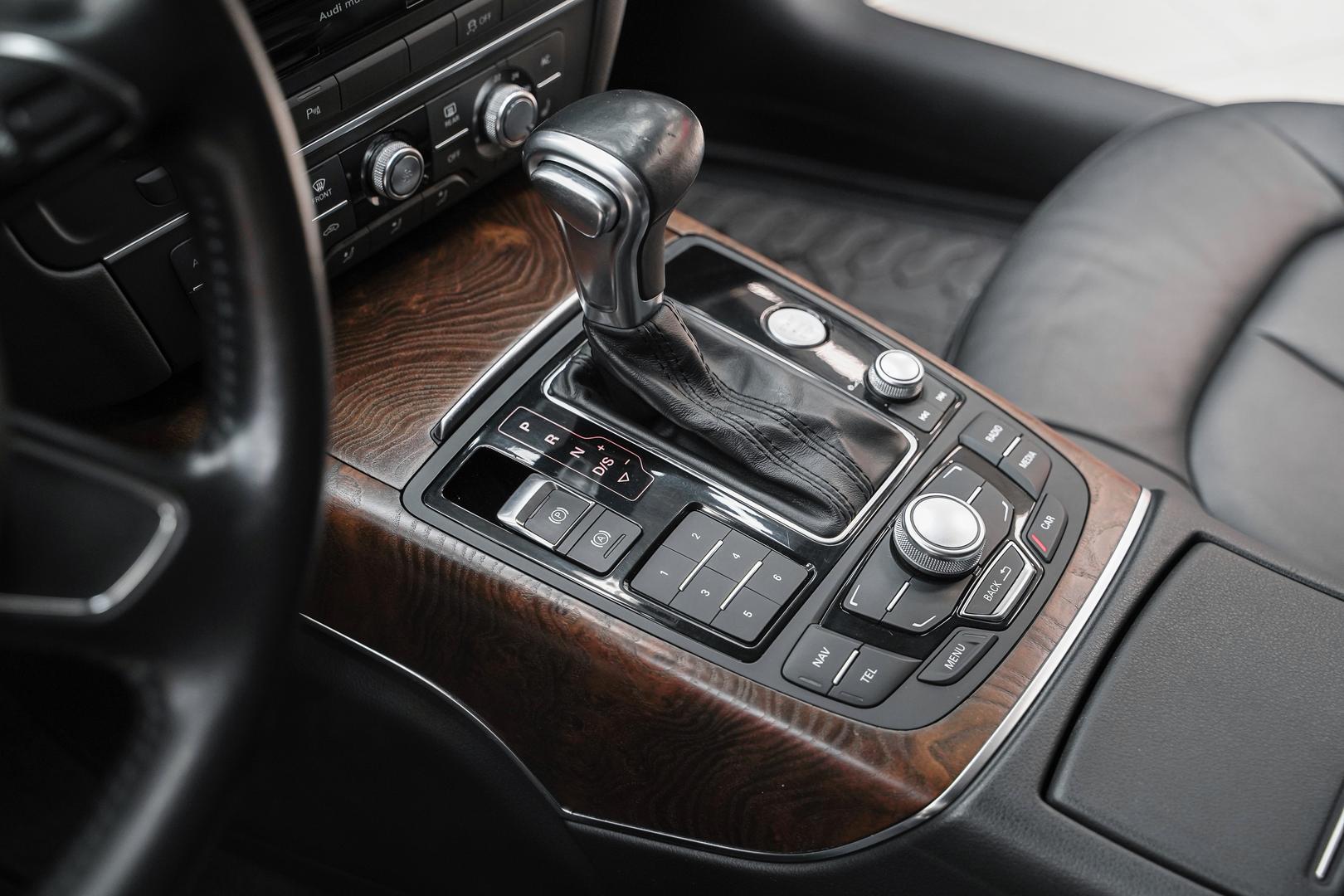Audi A6 2013, белый, ДЦ Орехово