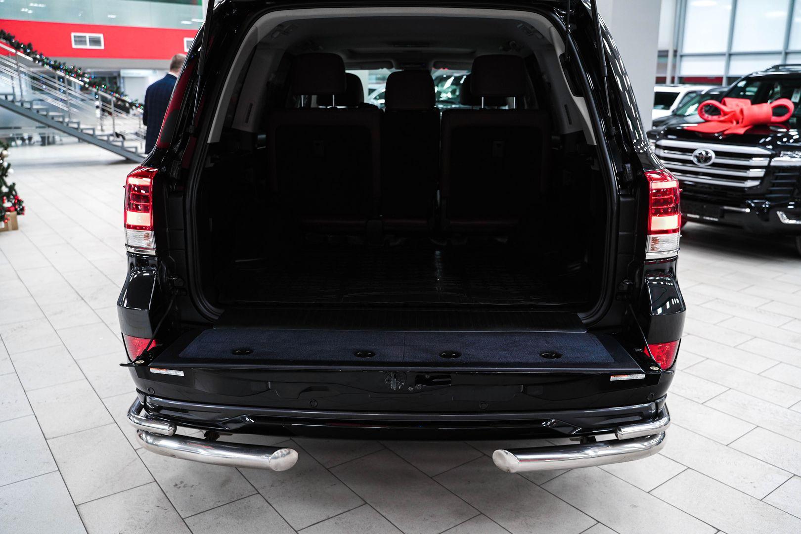 Toyota Land Cruiser 2017, черный, ДЦ Орехово
