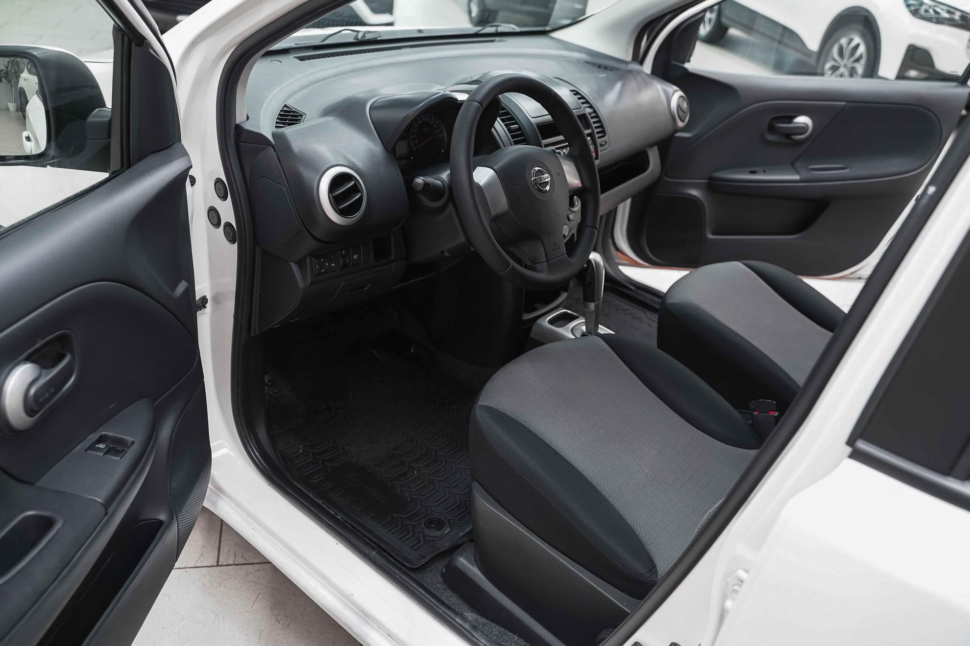 Nissan Note 2010, белый, ДЦ Орехово
