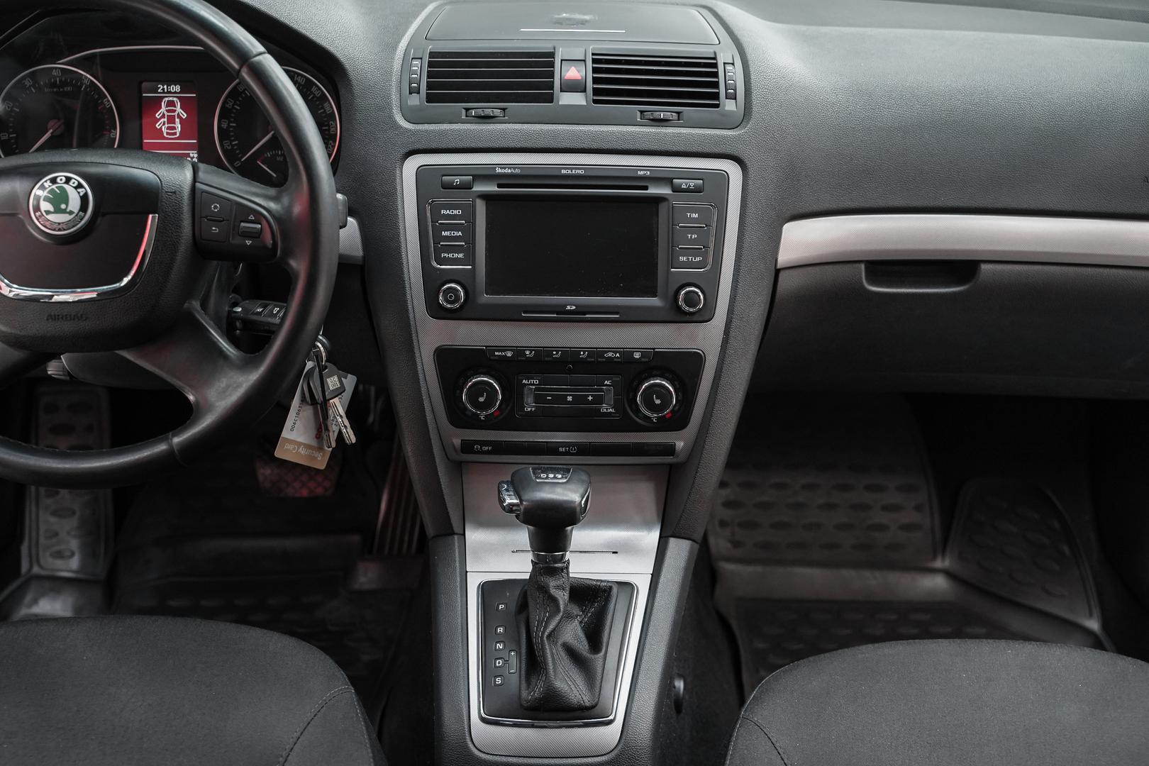 Skoda Octavia 2011, серый, ДЦ Орехово