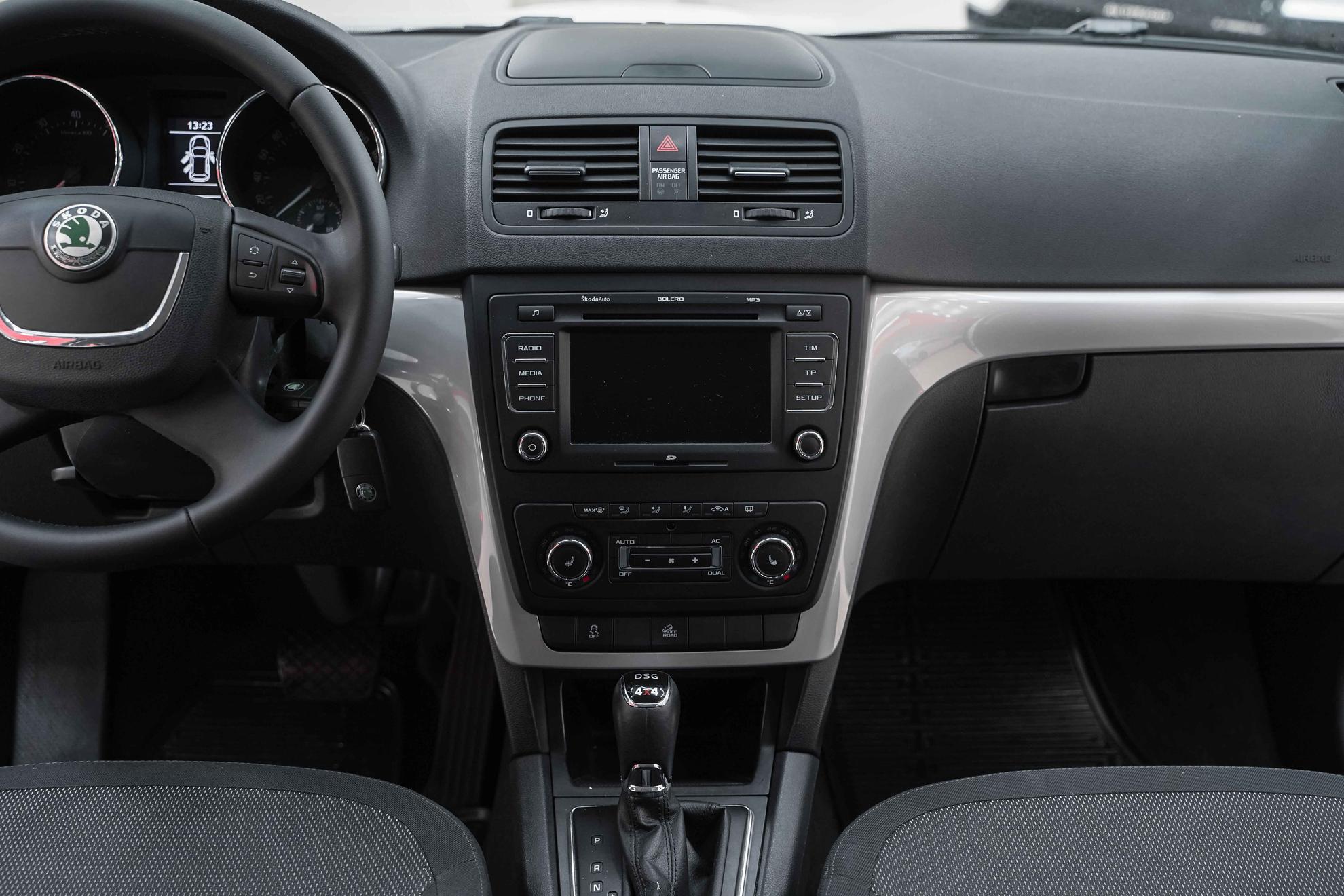 Skoda Yeti 2013, белый, ДЦ Орехово