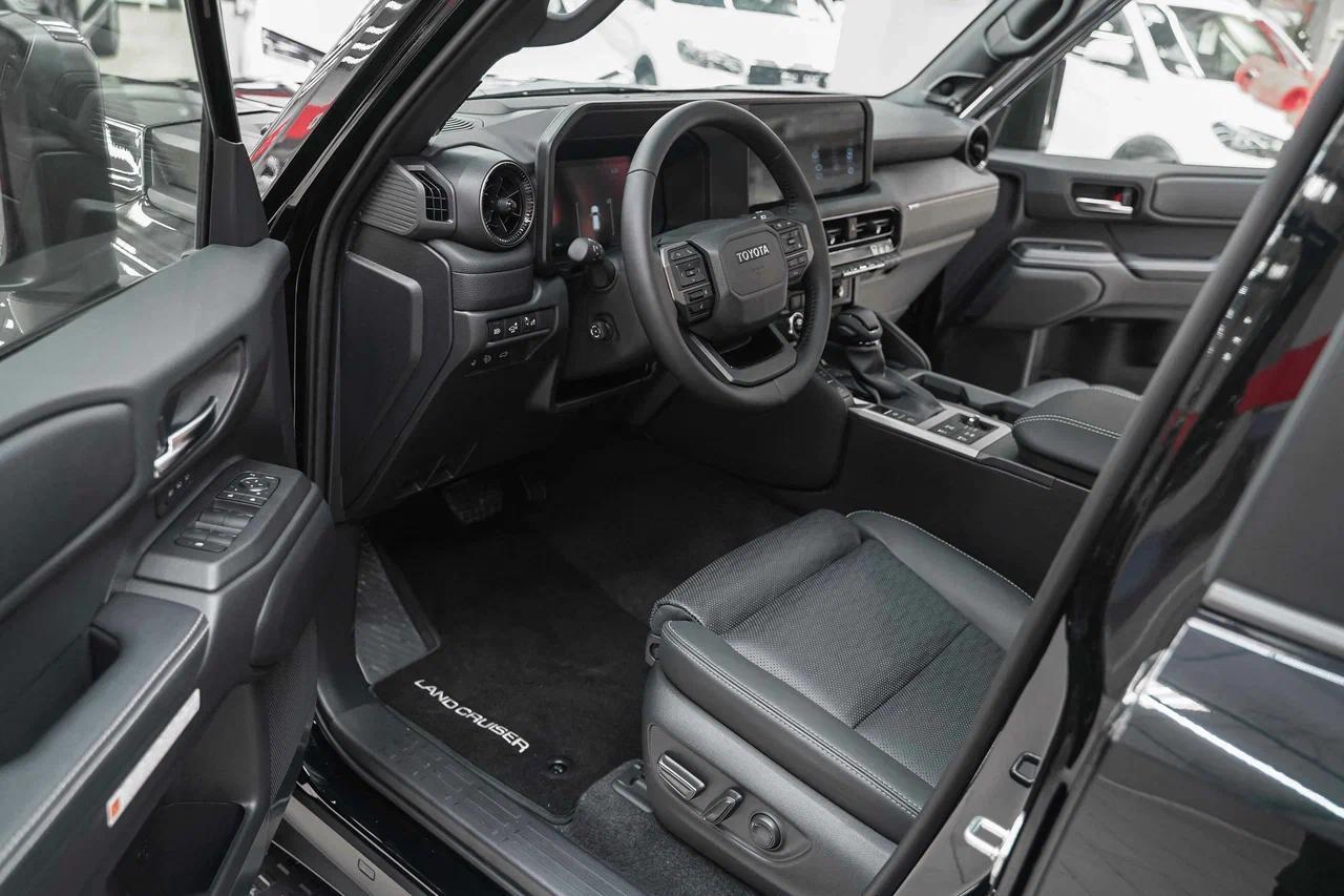Toyota Land Cruiser Prado 2025, черный, ДЦ Орехово