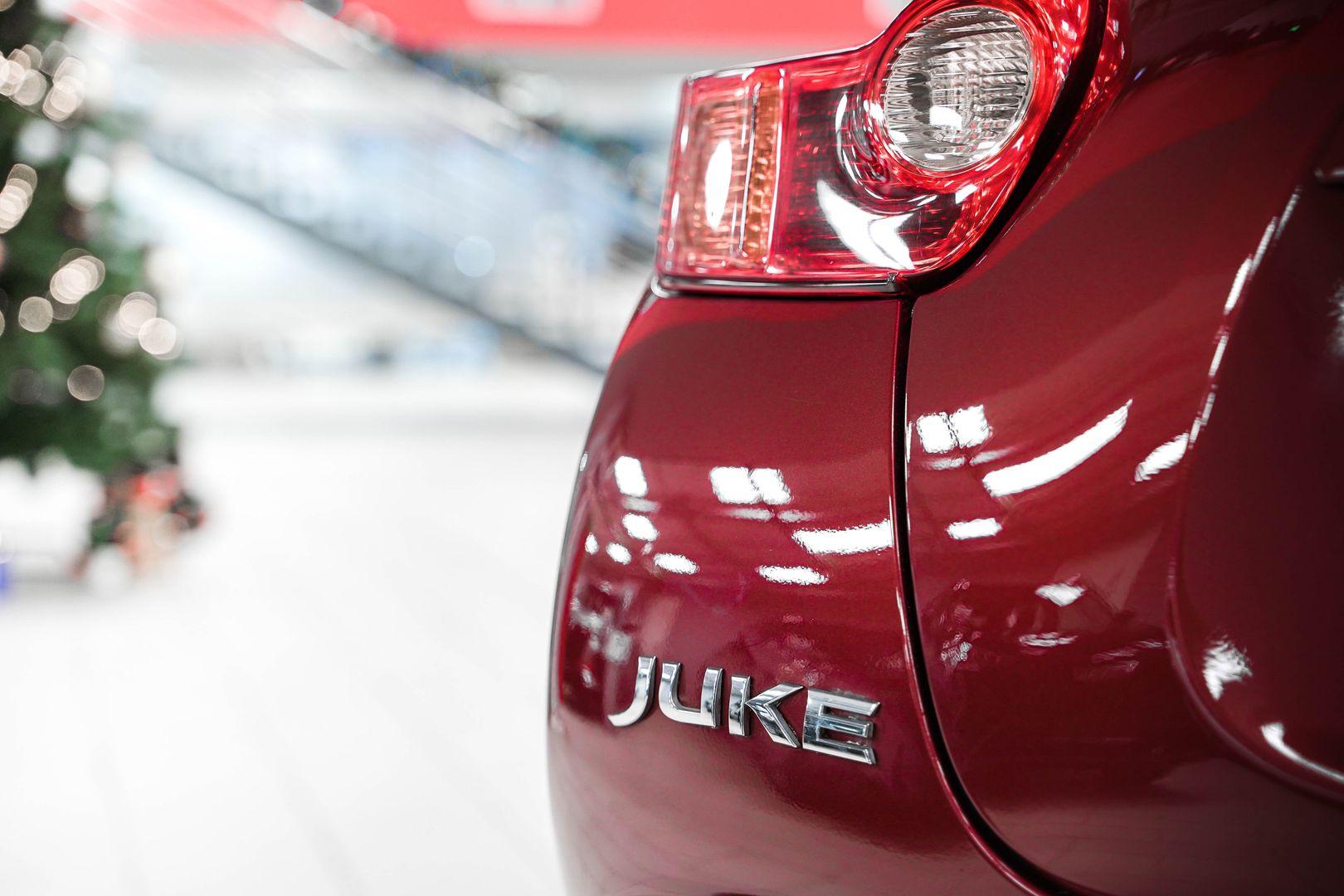 Nissan Juke 2011, красный, ДЦ Орехово
