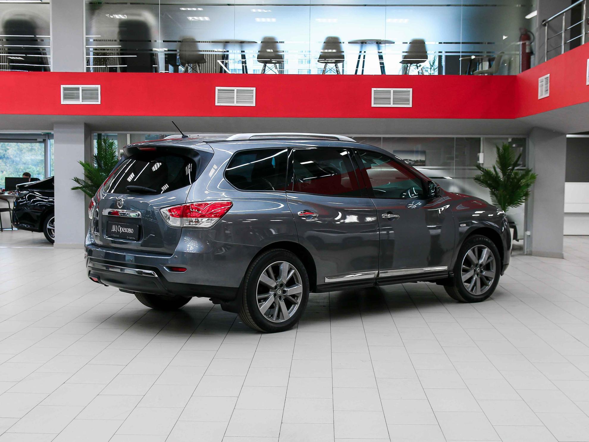 Nissan Pathfinder 2014, серый, ДЦ Орехово