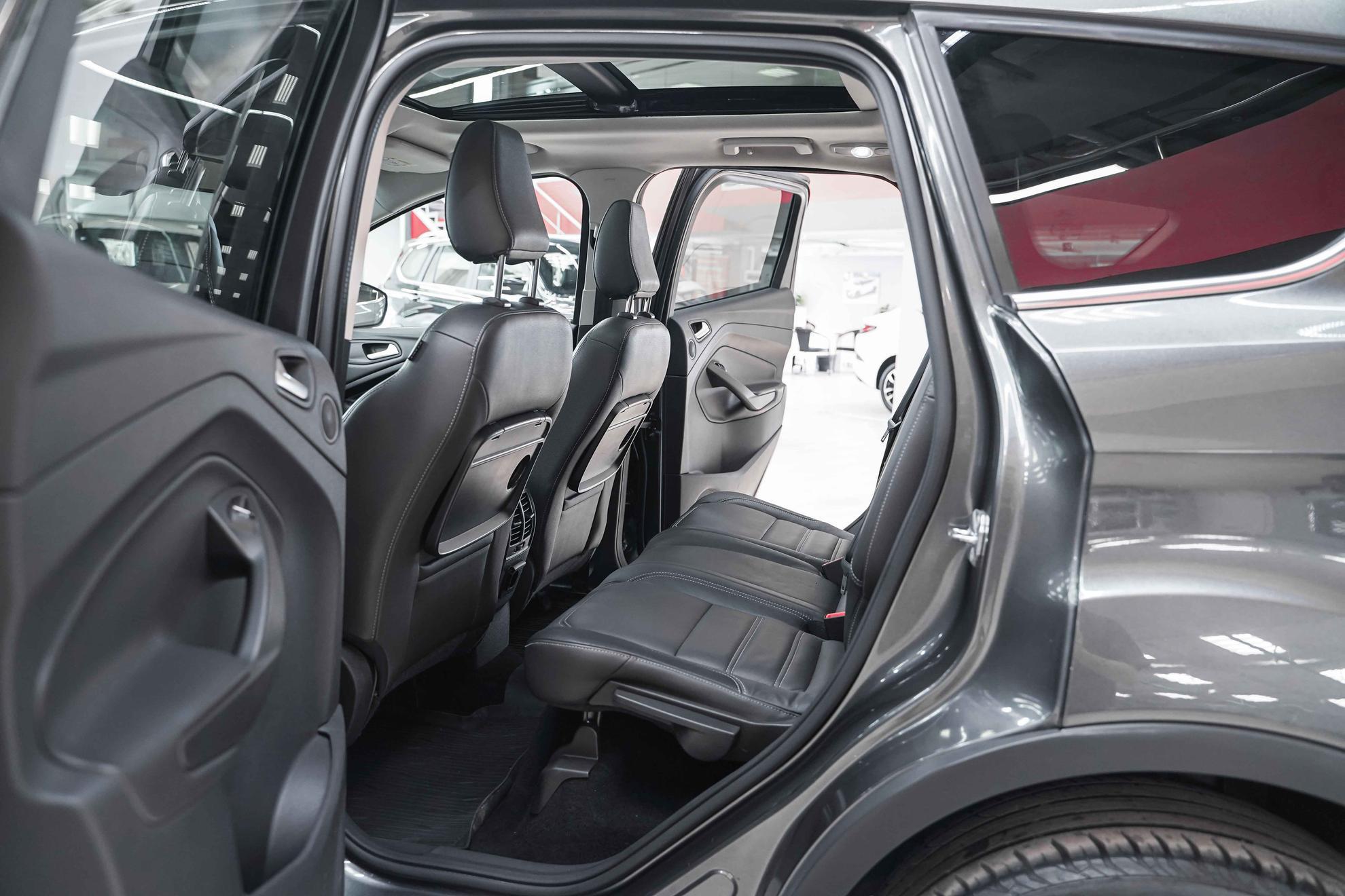 Ford Kuga 2017, серый, ДЦ Орехово