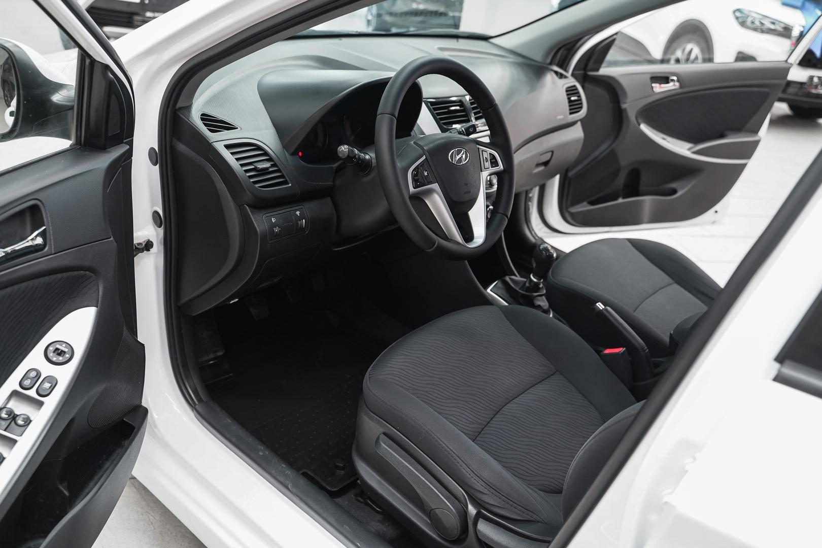 Hyundai Solaris 2014, белый, ДЦ Орехово