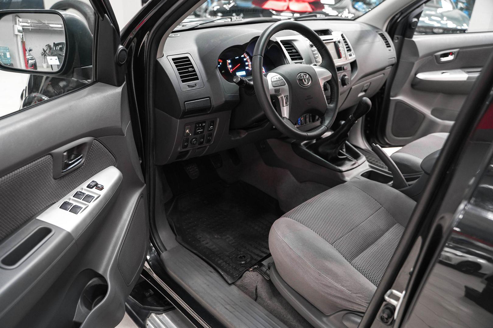 Toyota Hilux 2011, черный, ДЦ Орехово