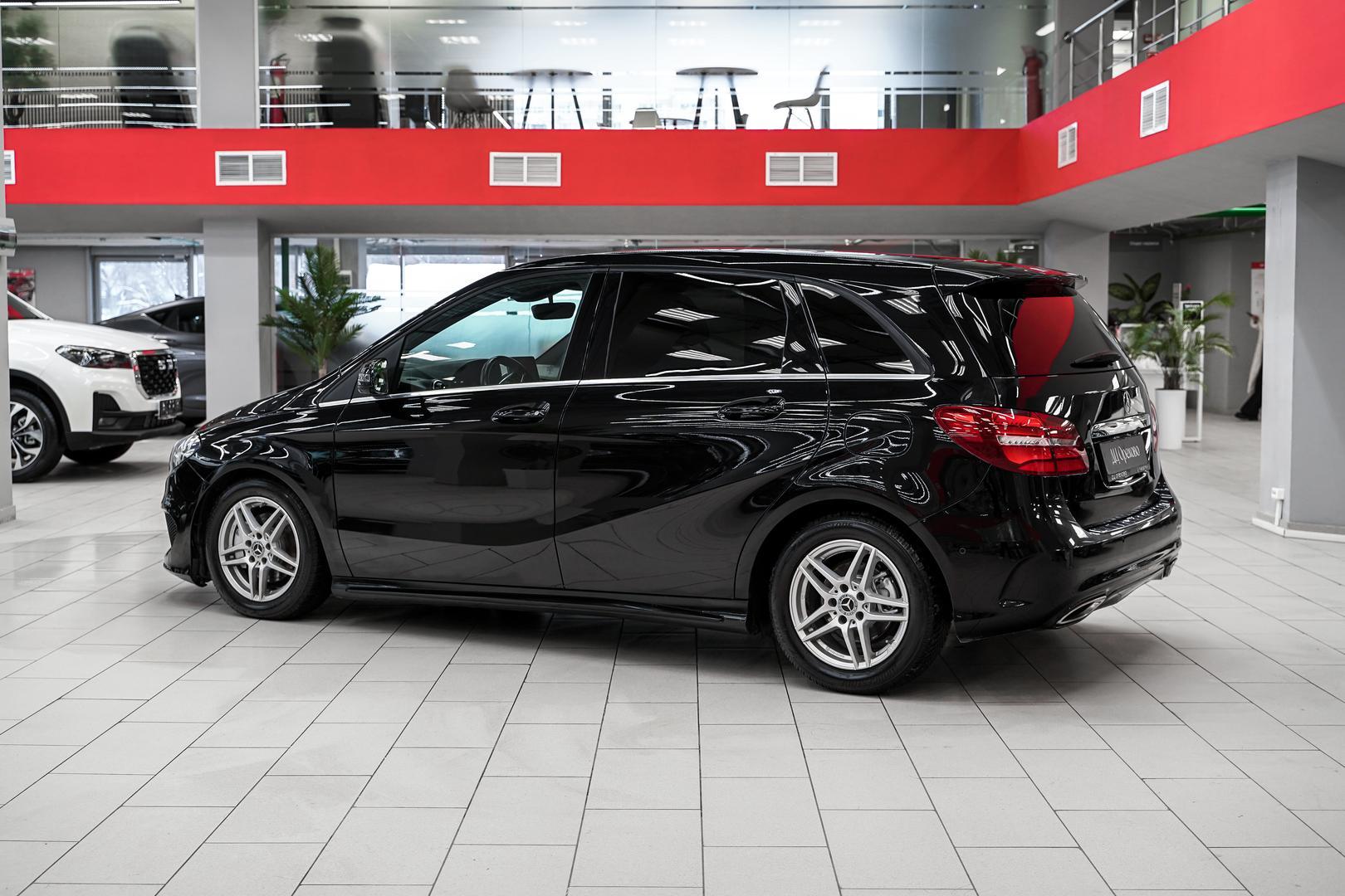 Mercedes-Benz B-Класс 2018, черный, ДЦ Орехово