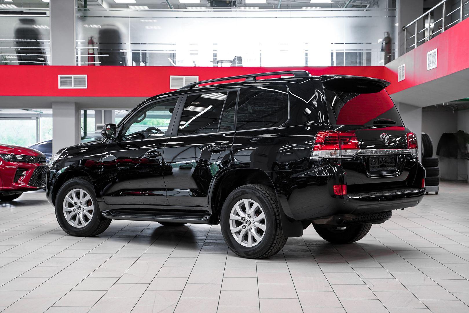 Toyota Land Cruiser 2016, черный, ДЦ Орехово