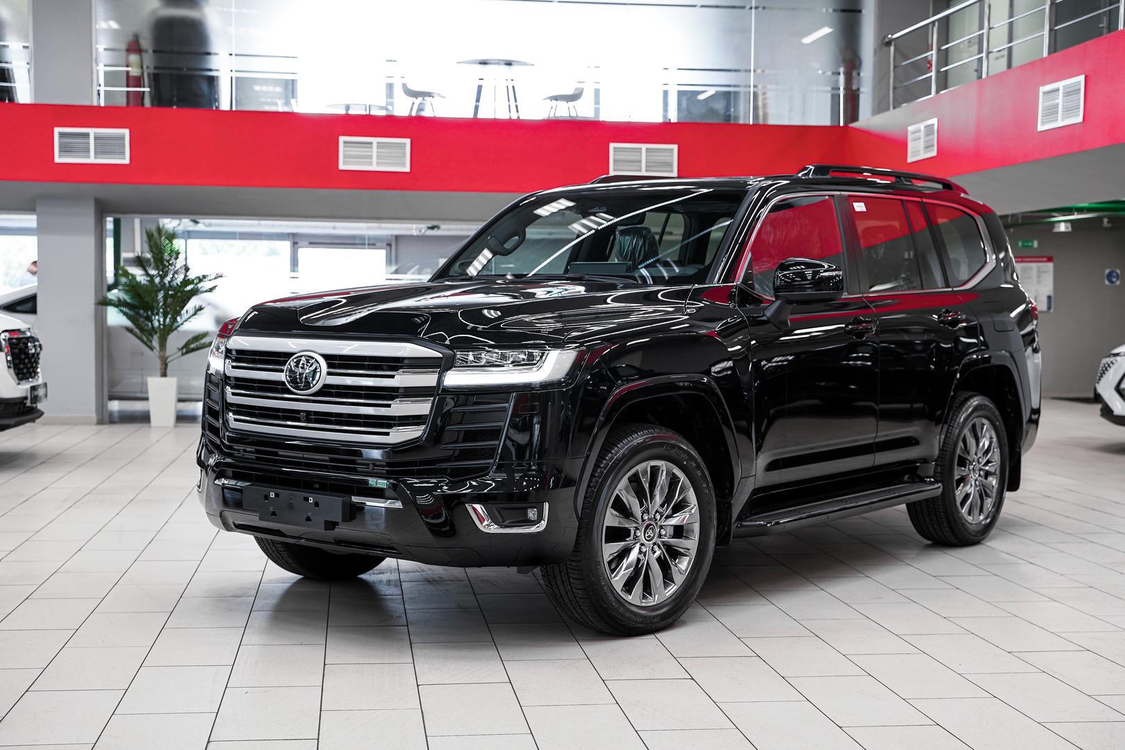 Toyota Land Cruiser 2025, черный, ДЦ Орехово
