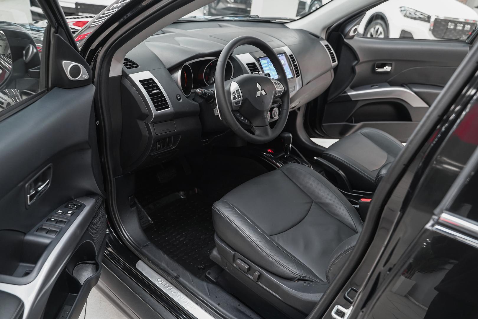Mitsubishi Outlander 2008, черный, ДЦ Орехово