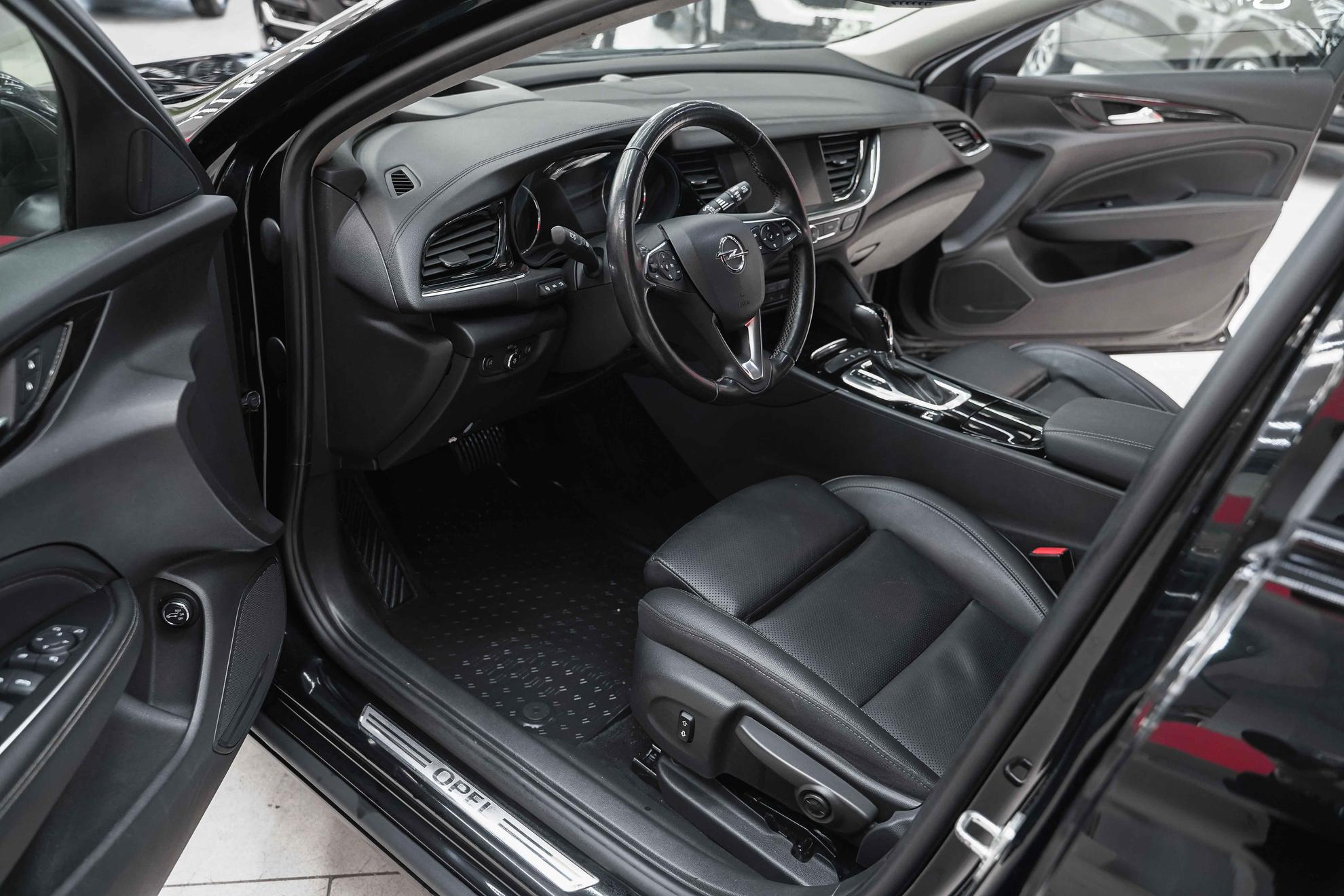 Opel Insignia 2018, черный, ДЦ Орехово