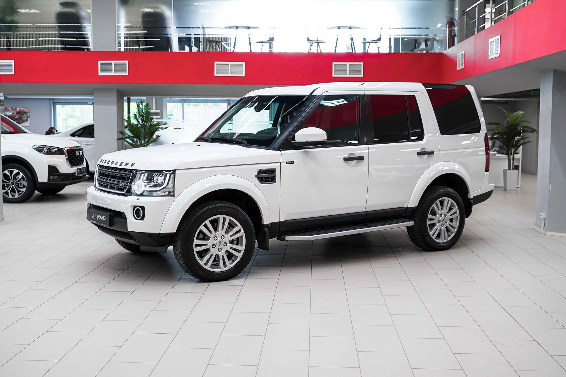 Land Rover Discovery 2015, белый, ДЦ Орехово