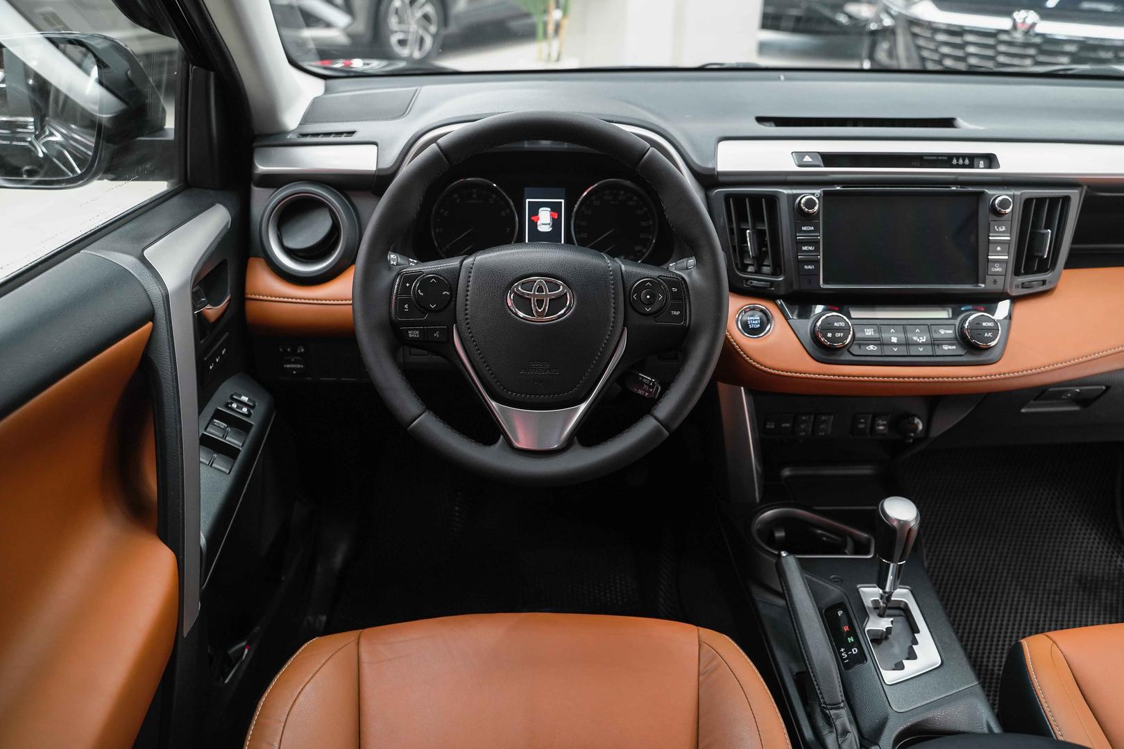 Toyota RAV4 2017, черный, ДЦ Орехово