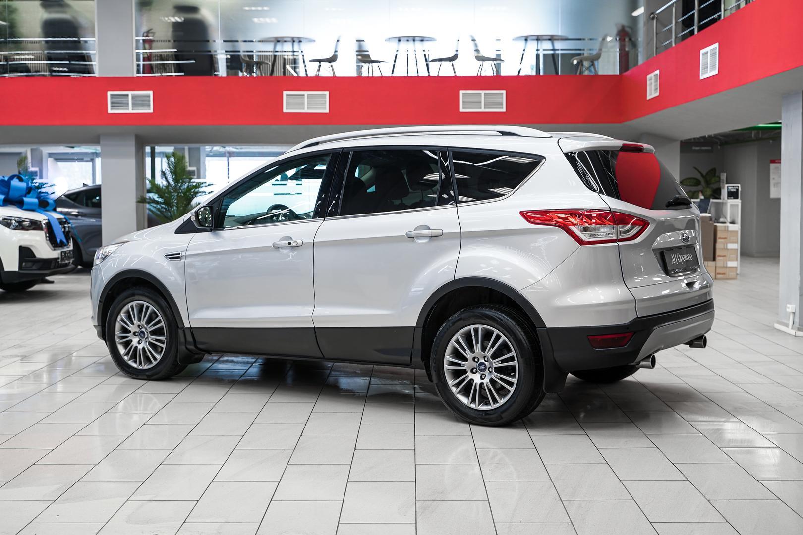 Ford Kuga 2013, серебряный, ДЦ Орехово