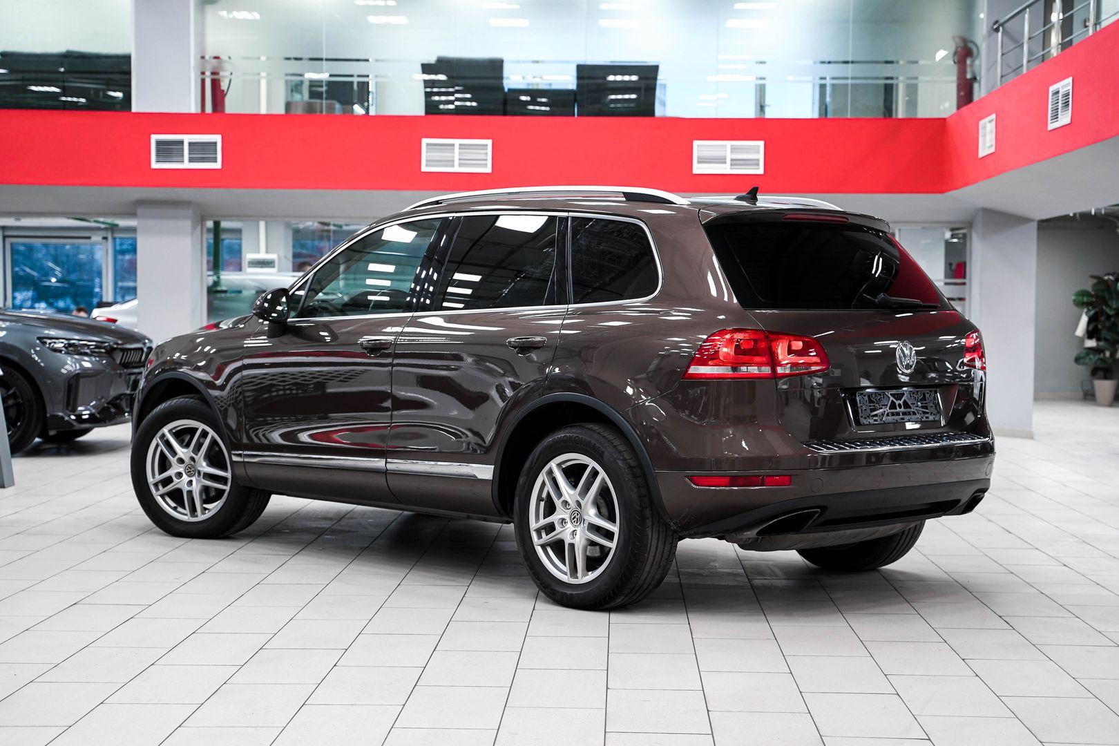 Volkswagen Touareg 2012, коричневый, ДЦ Орехово