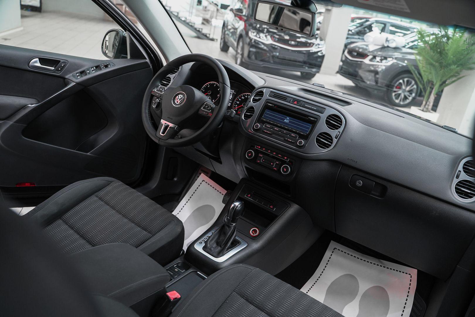 Volkswagen Tiguan 2012, черный, ДЦ Орехово