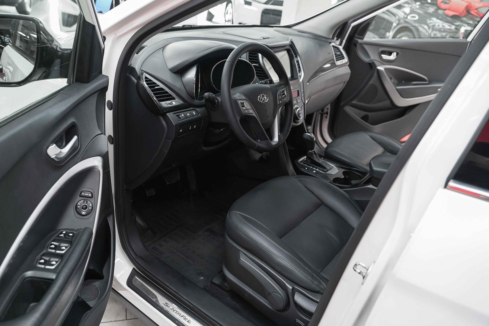 Hyundai Santa Fe 2012, белый, ДЦ Орехово