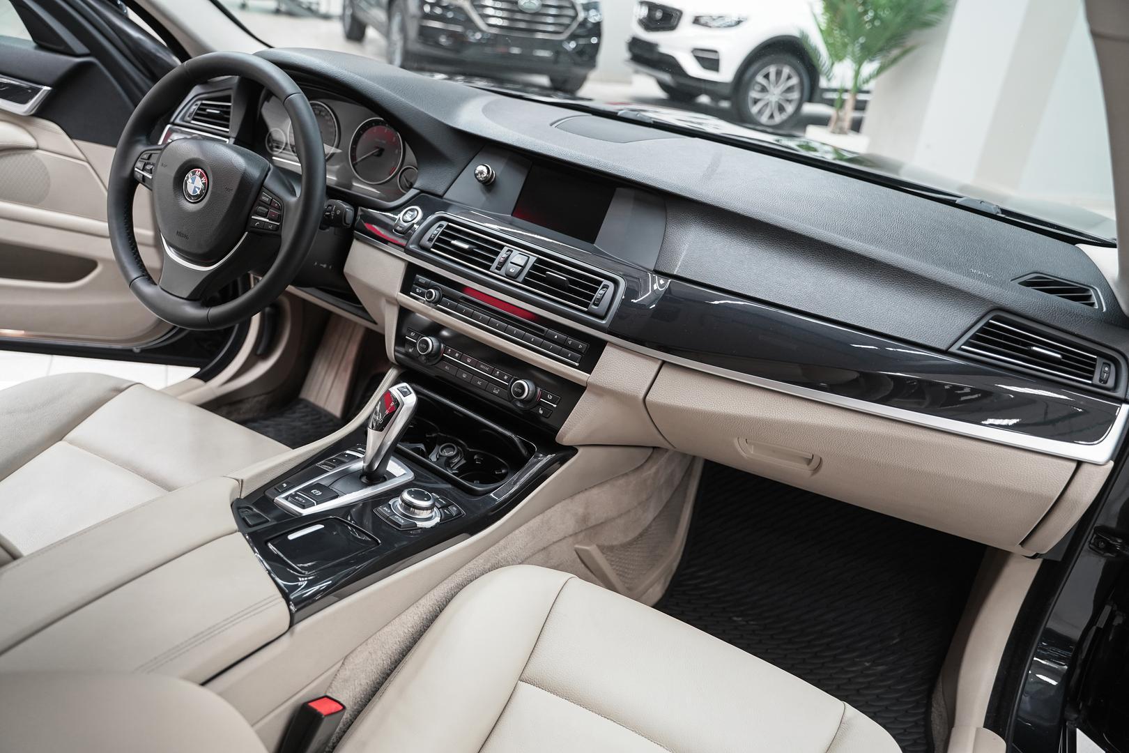 BMW 5 серии 2012, черный, ДЦ Орехово