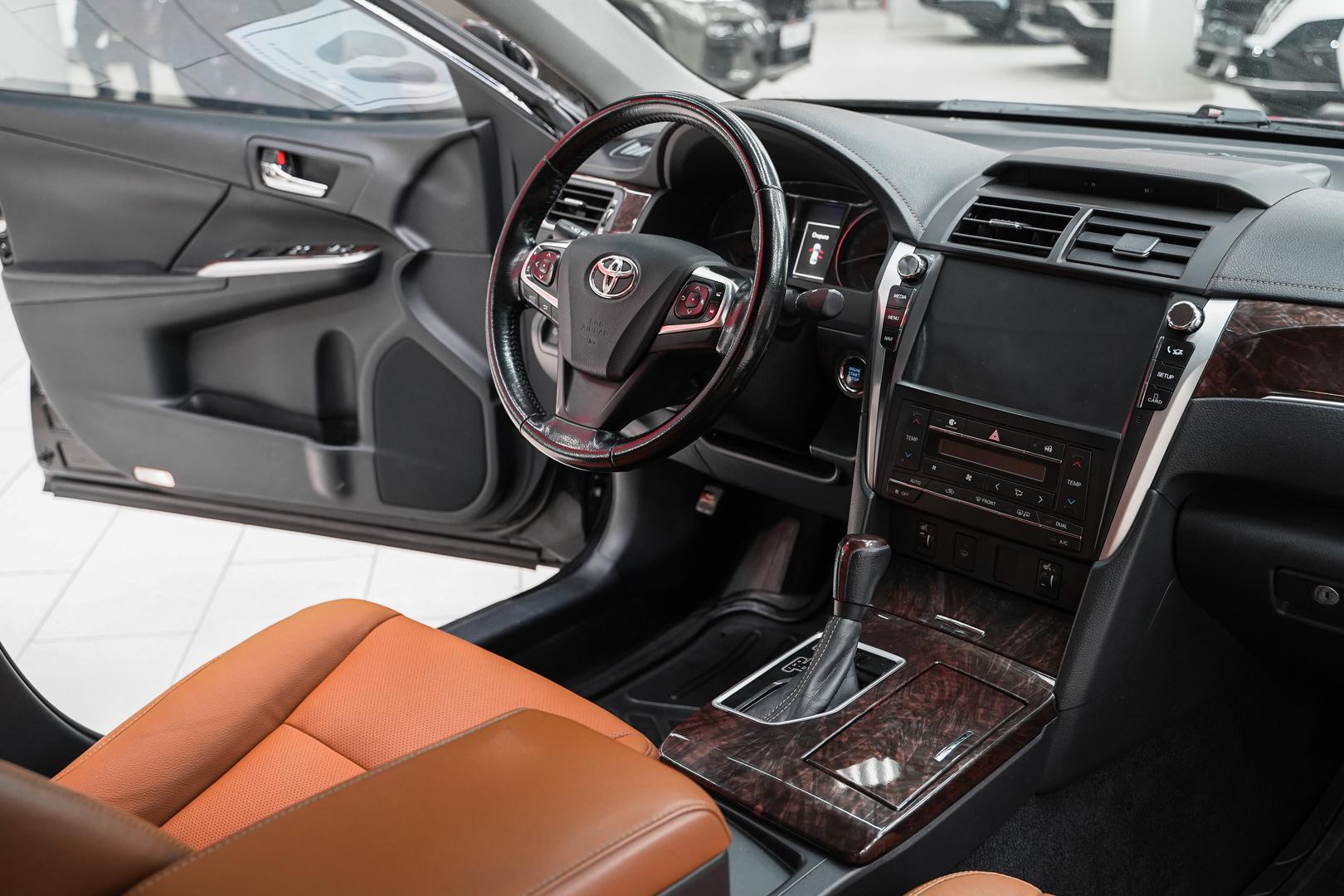 Toyota Camry 2017, черный, ДЦ Орехово