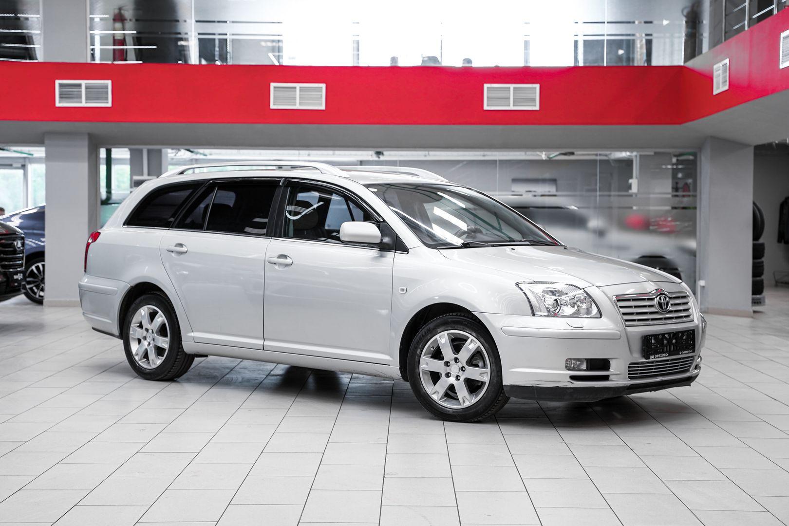 Toyota Avensis 2004, серебряный, ДЦ Орехово