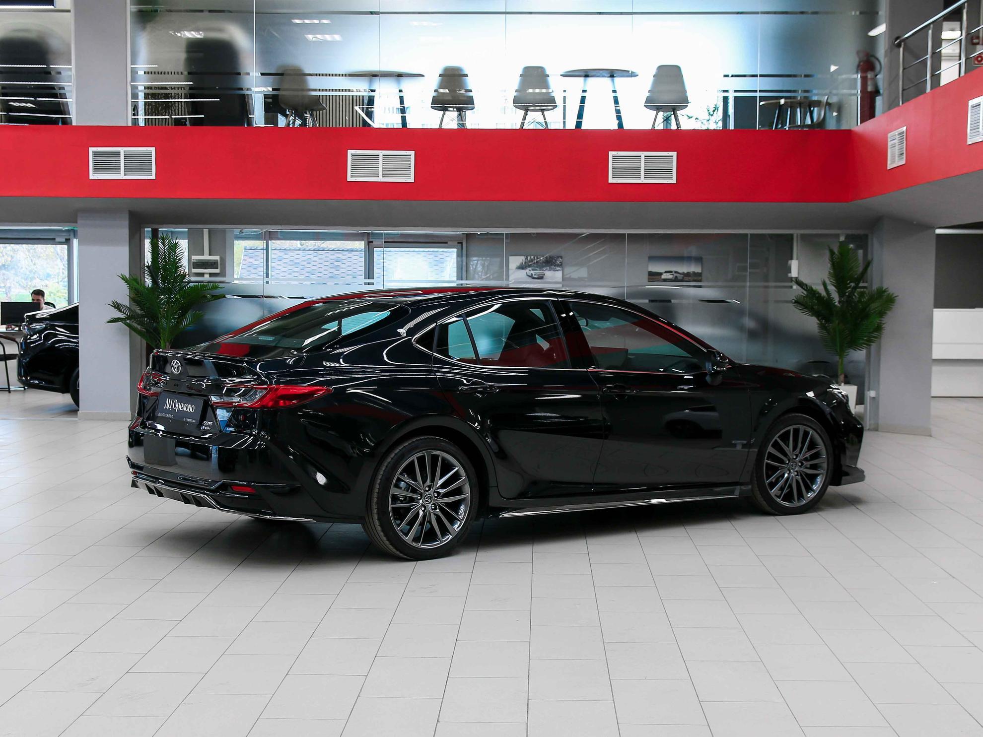 Toyota Camry 2026, черный, ДЦ Орехово