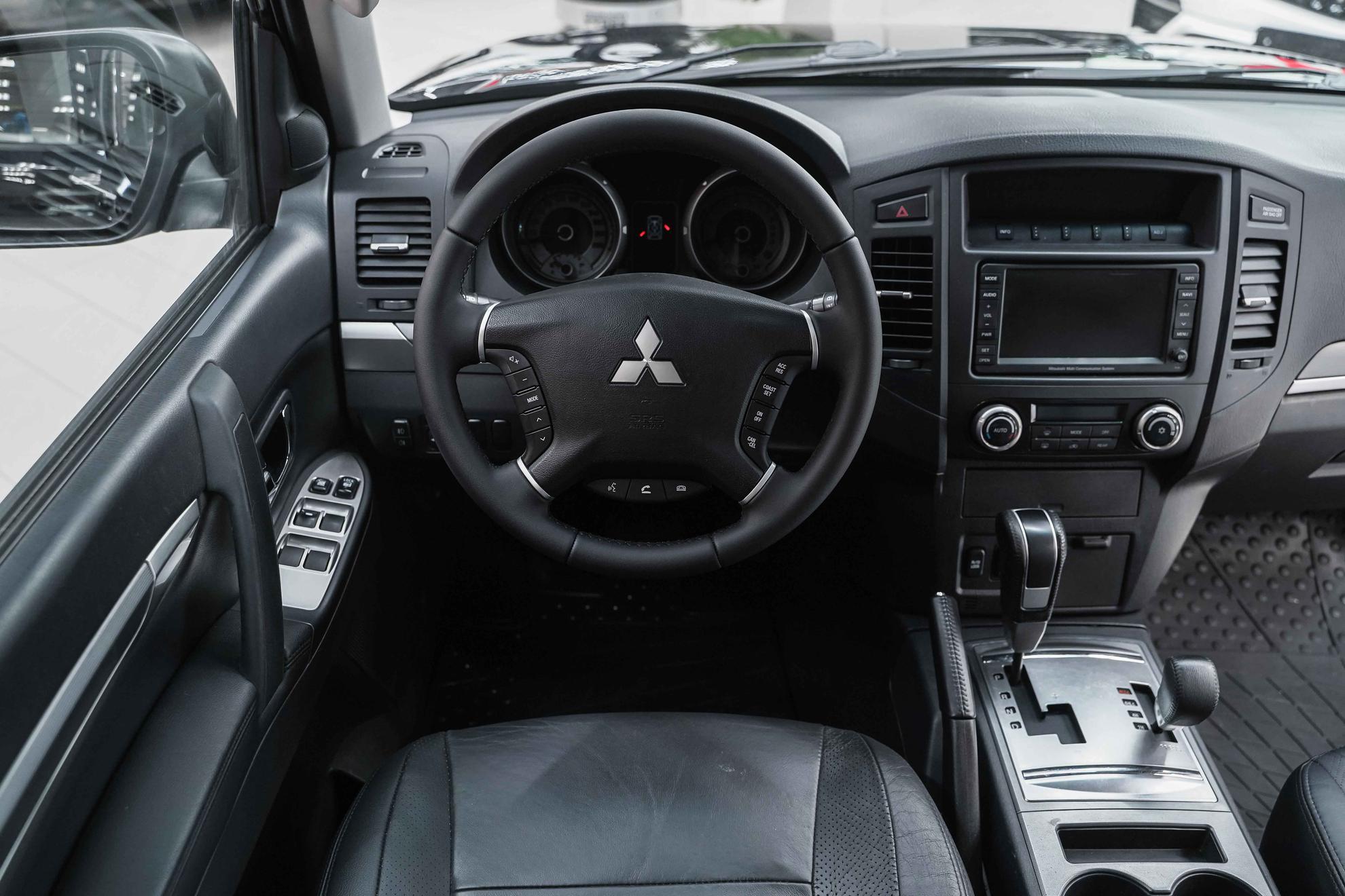 Mitsubishi Pajero 2010, черный, ДЦ Орехово