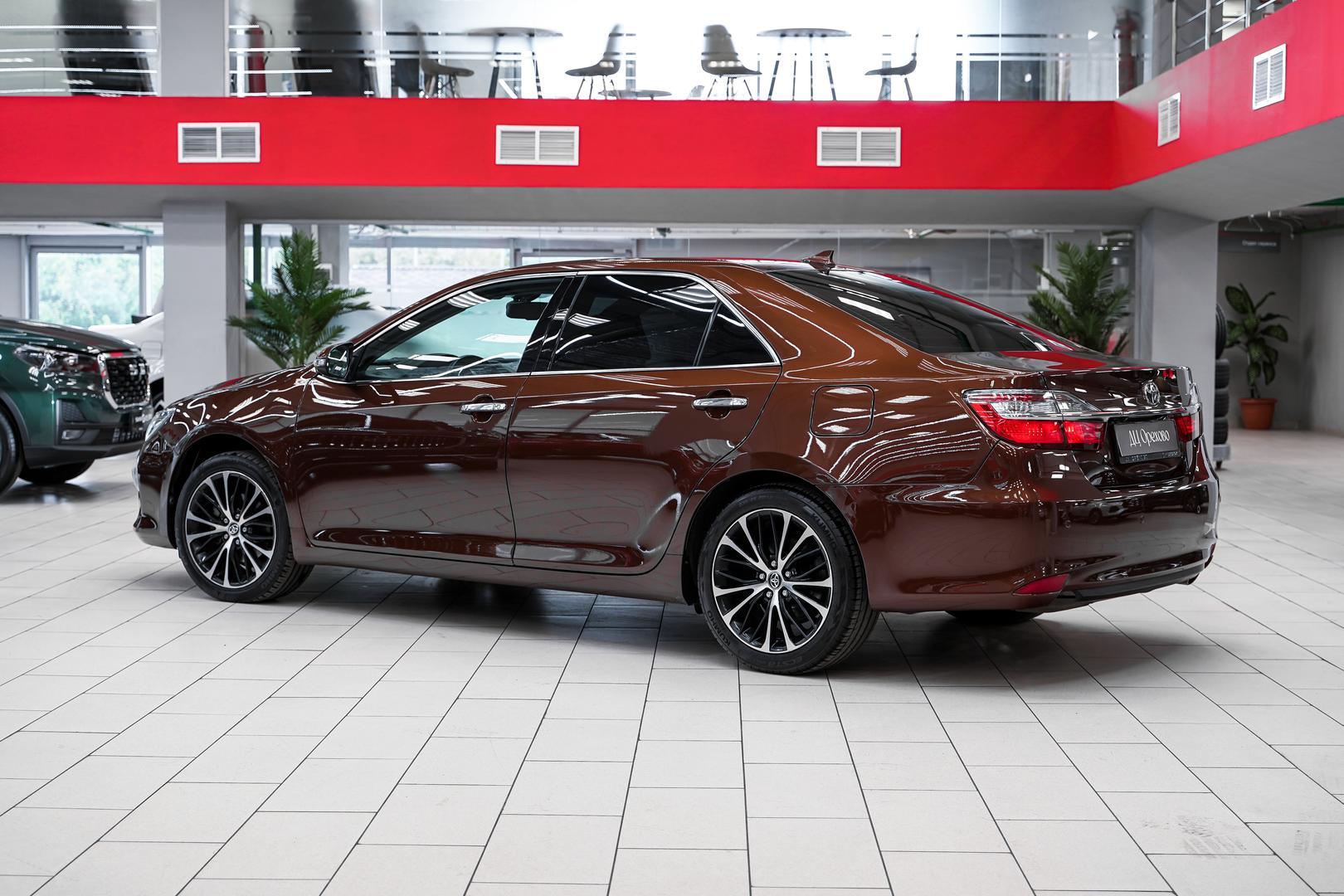 Toyota Camry 2017, коричневый, ДЦ Орехово