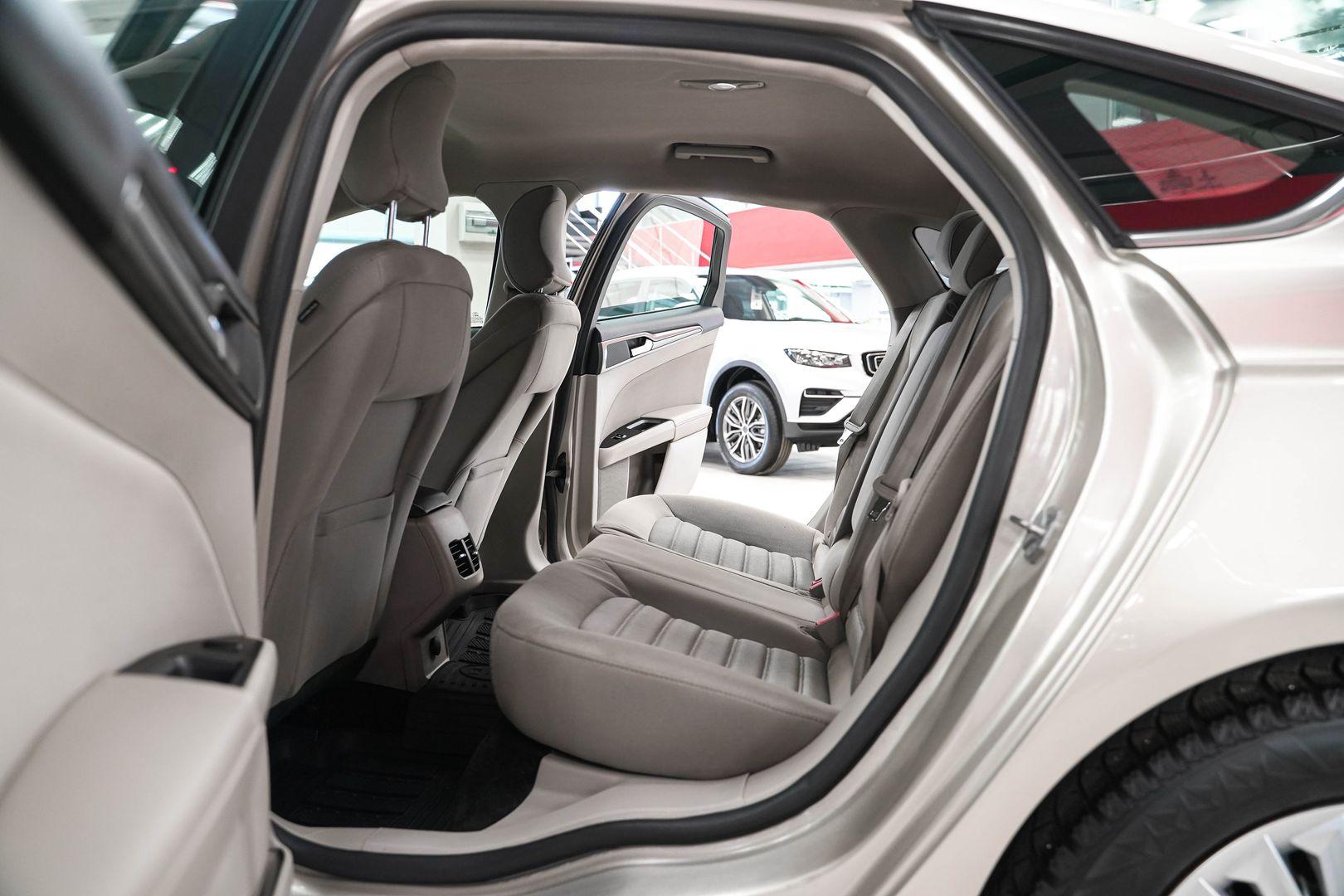 Ford Fusion (North America) 2017, желтый, ДЦ Орехово