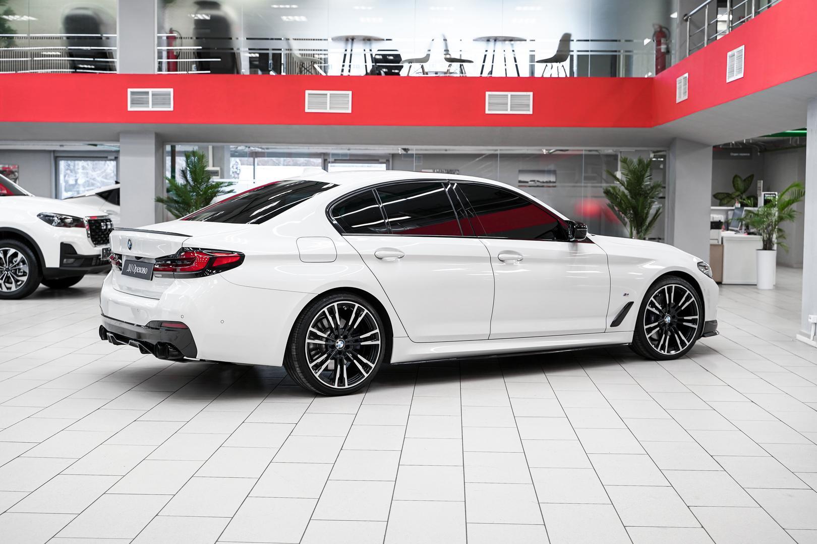 BMW 5 серии 2021, белый, ДЦ Орехово