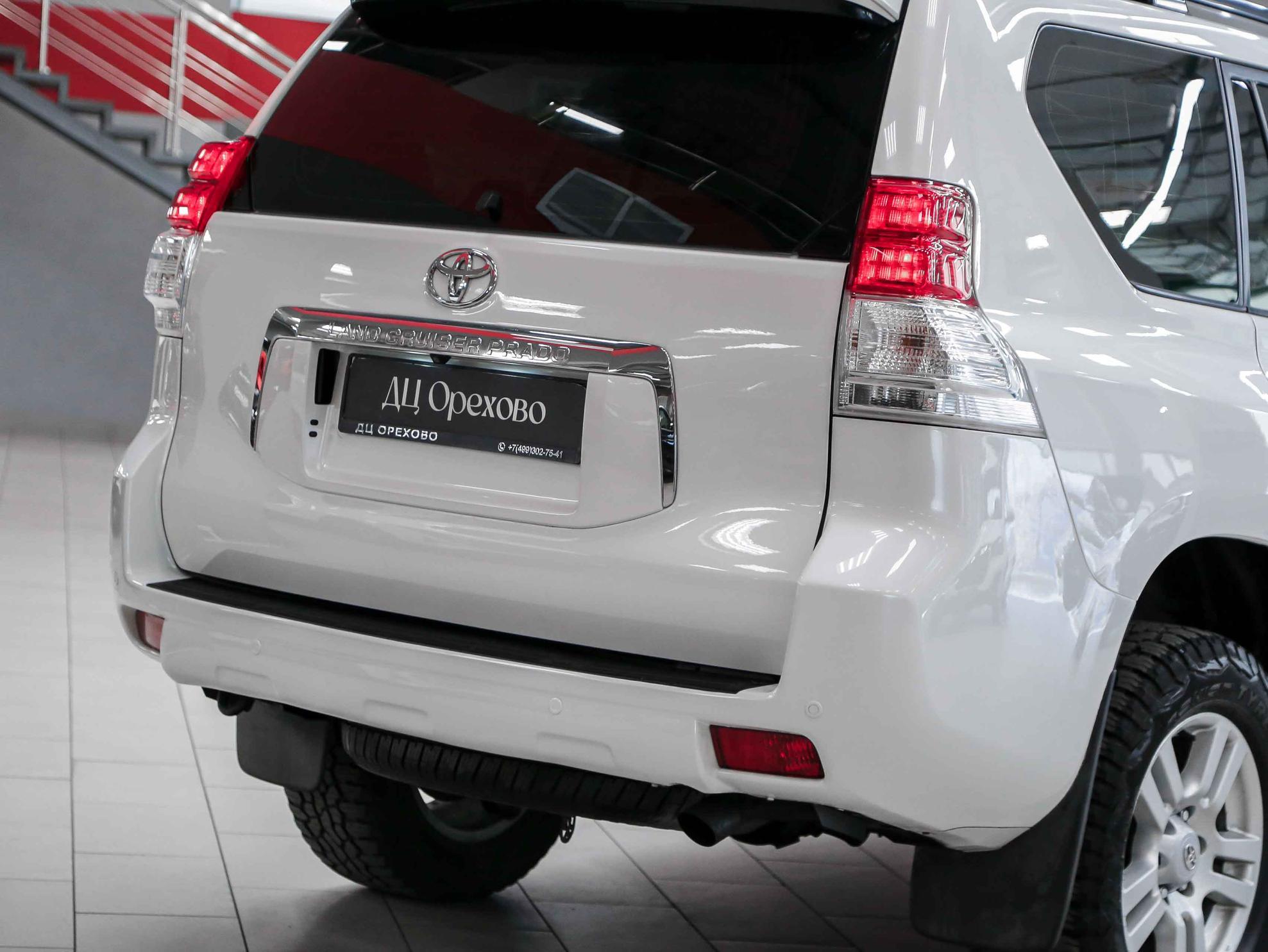 Toyota Land Cruiser Prado 2013, белый, ДЦ Орехово