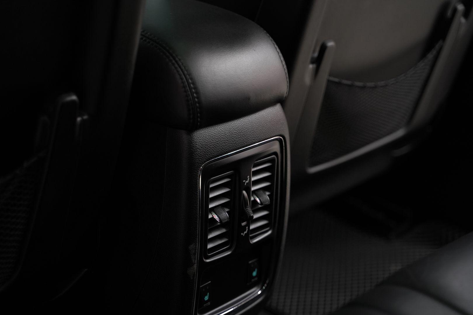 Jeep Grand Cherokee 2012, белый, ДЦ Орехово