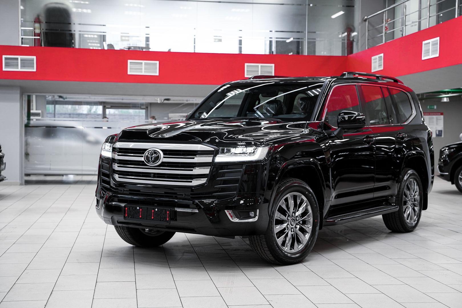Toyota Land Cruiser 2024, черный, ДЦ Орехово