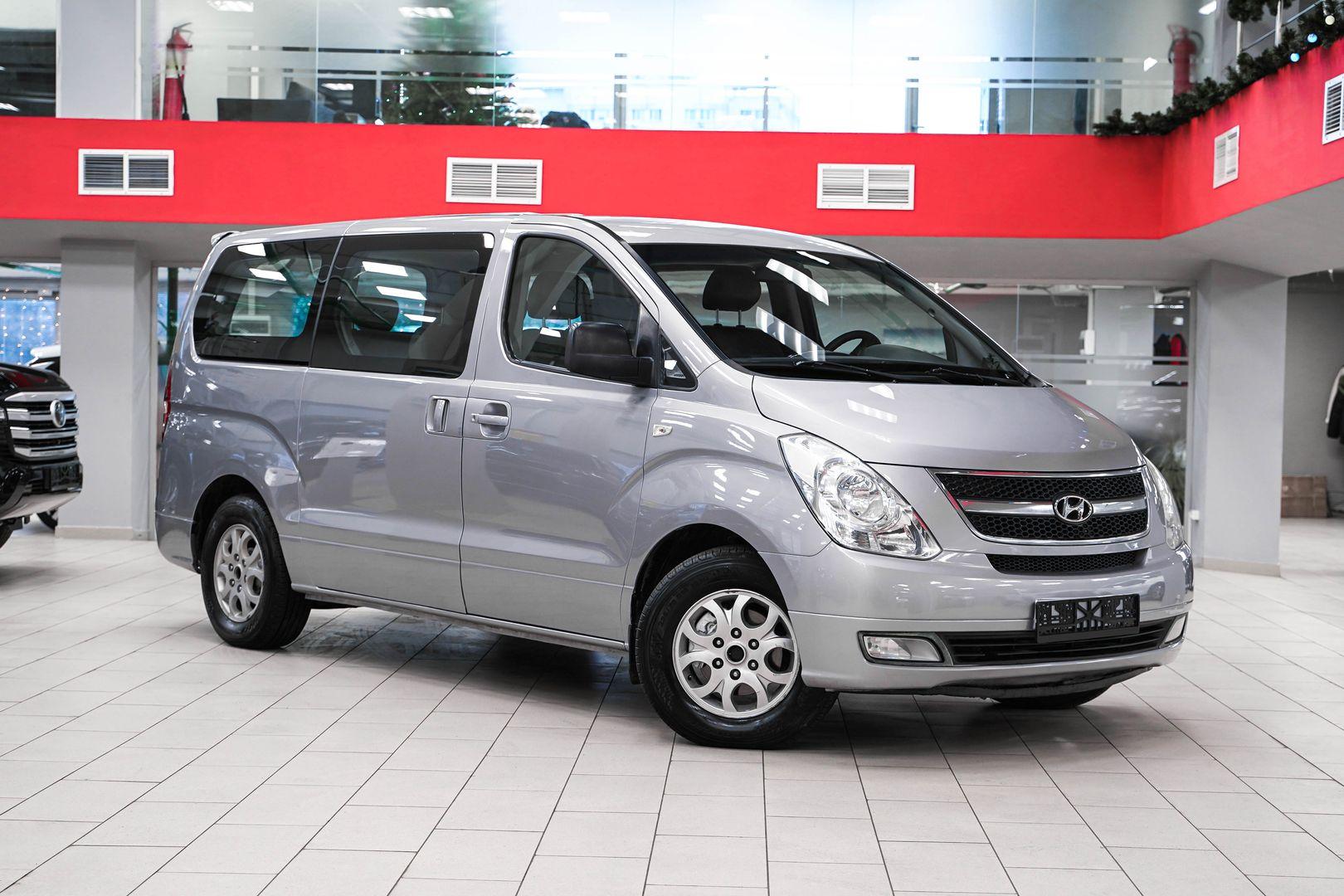 Hyundai Grand Starex 2011, серый, ДЦ Орехово