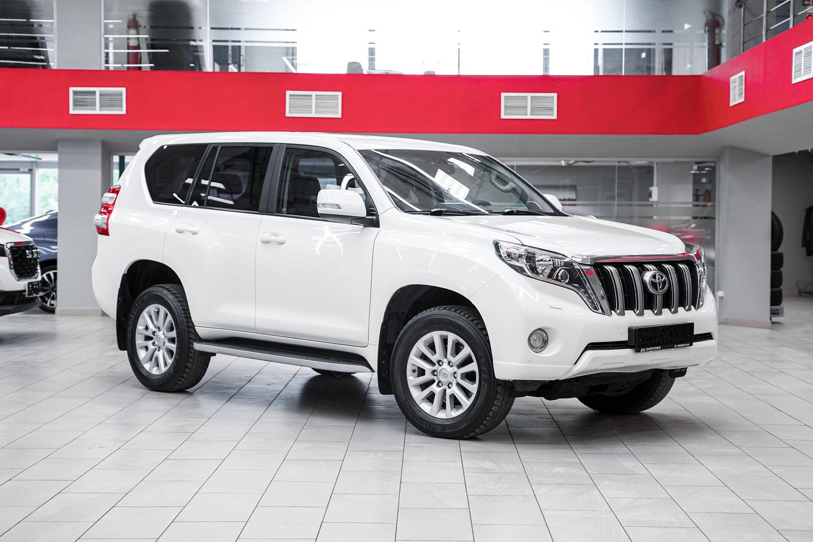 Toyota Land Cruiser Prado 2015, белый, ДЦ Орехово