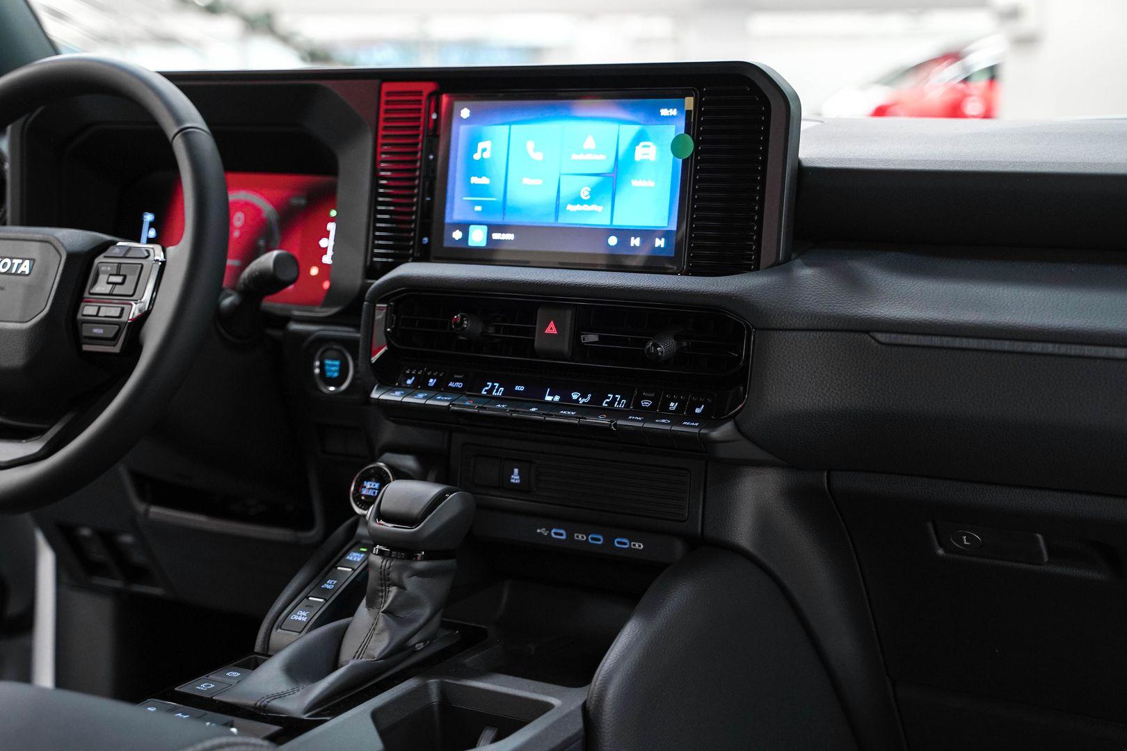Toyota Land Cruiser Prado 2024, белый, ДЦ Орехово