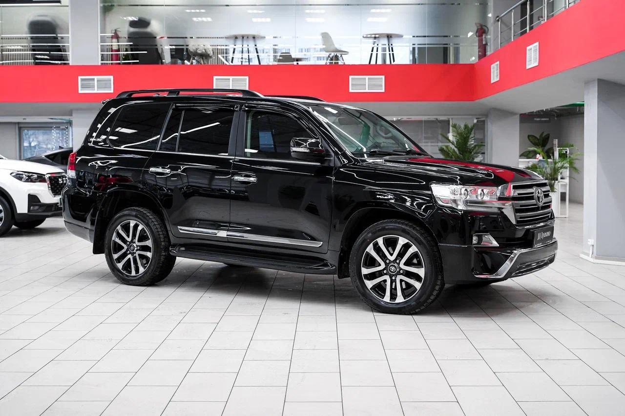 Toyota Land Cruiser 2015, черный, ДЦ Орехово