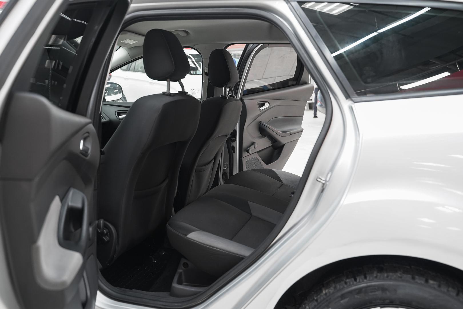 Ford Focus 2013, серебряный, ДЦ Орехово