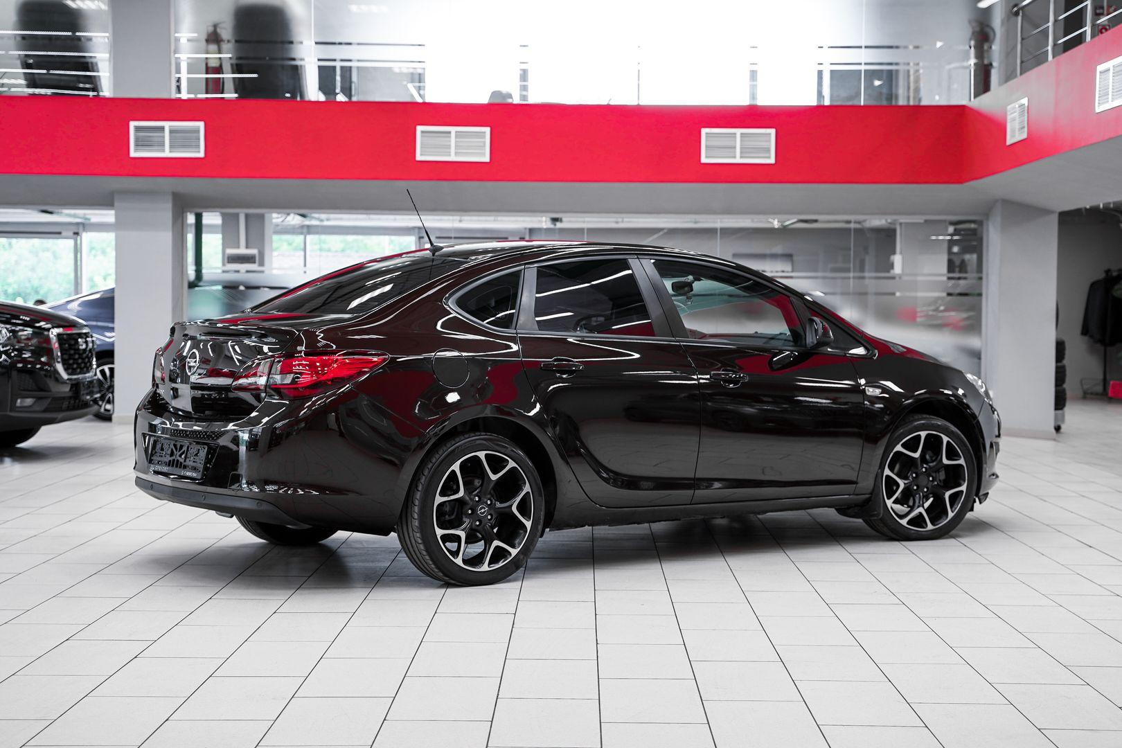 Opel Astra 2013, коричневый, ДЦ Орехово