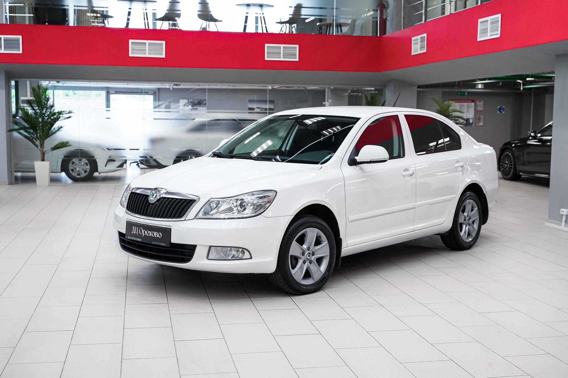 Skoda Octavia 2013, белый, ДЦ Орехово