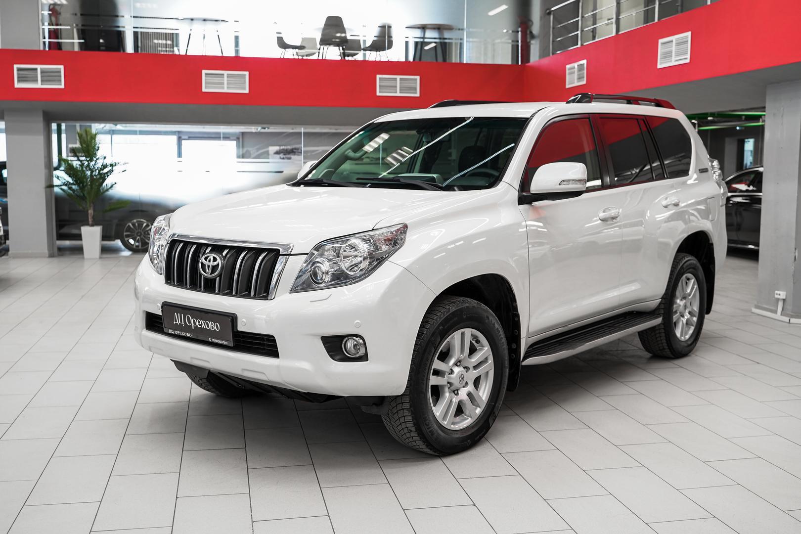 Toyota Land Cruiser Prado 2012, белый, ДЦ Орехово