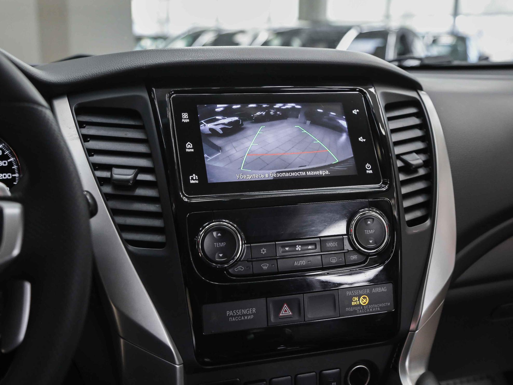 Mitsubishi Pajero Sport 2018, белый, ДЦ Орехово