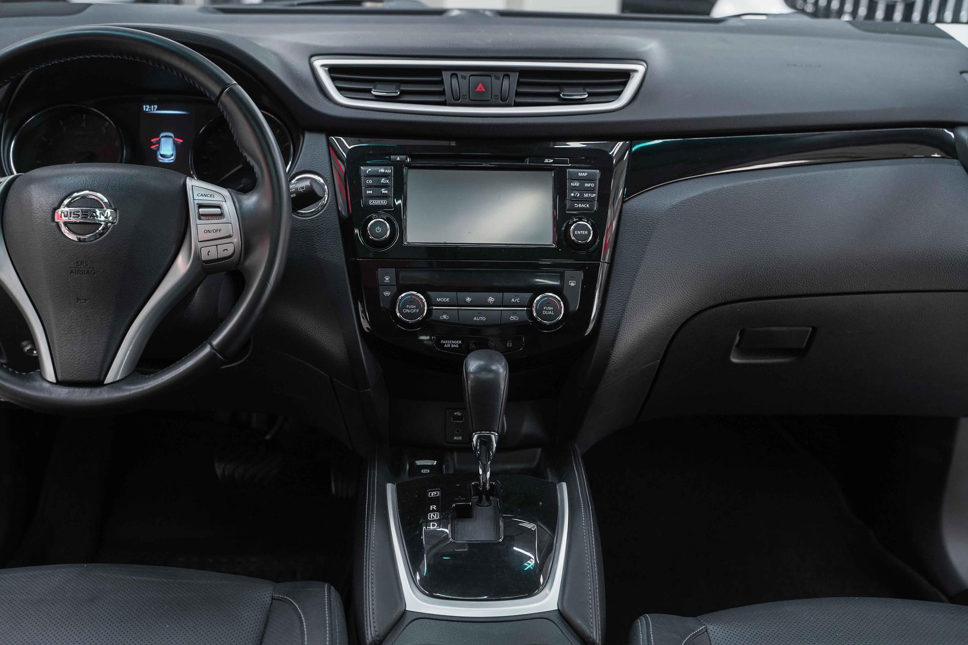 Nissan Qashqai 2015, серебряный, ДЦ Орехово