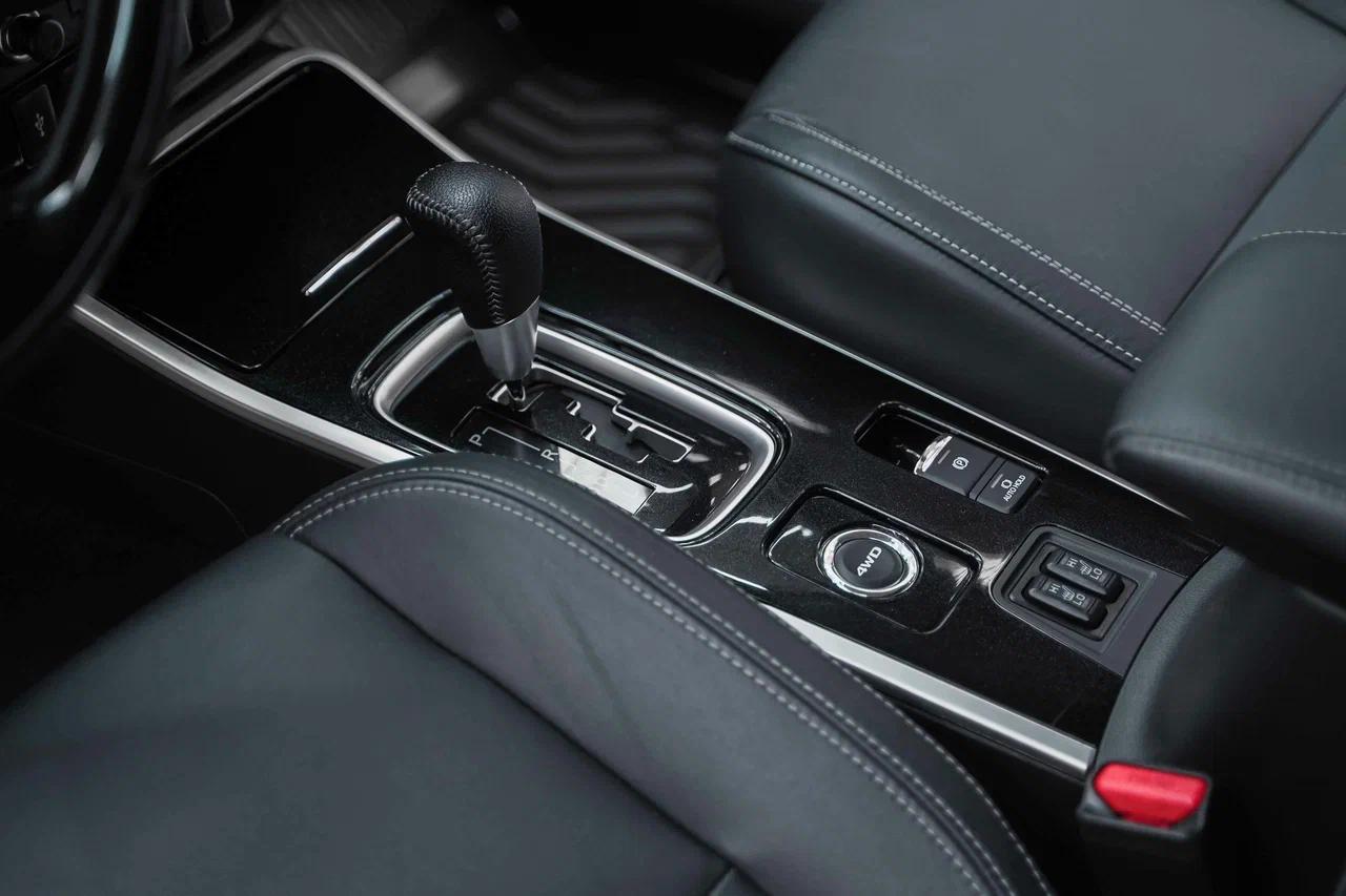 Mitsubishi Outlander 2019, синий, ДЦ Орехово