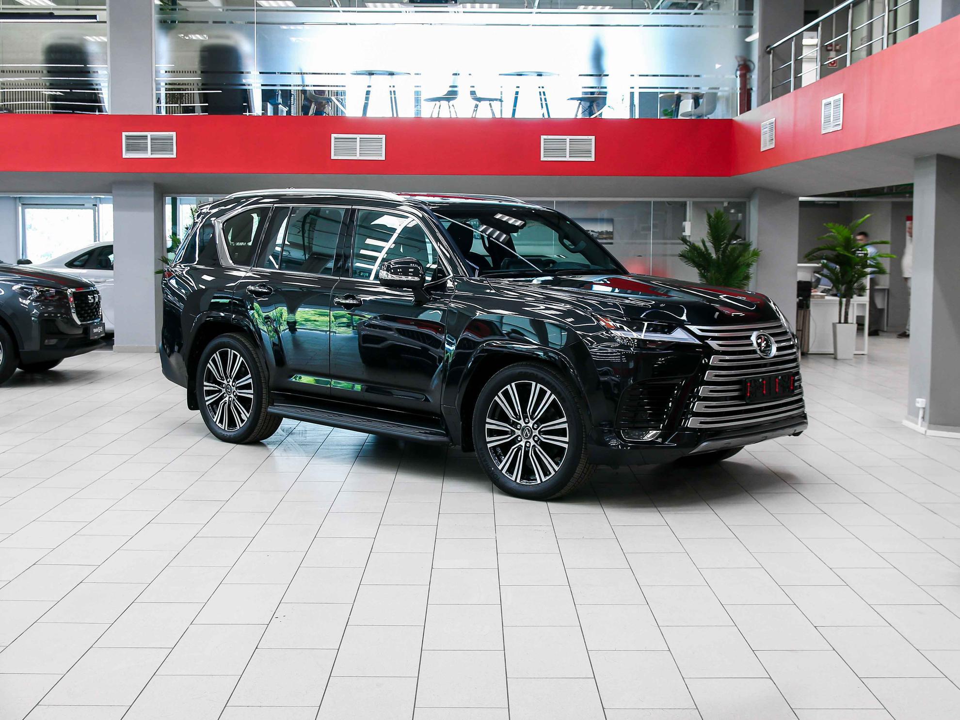 Lexus LX 2026, черный, ДЦ Орехово