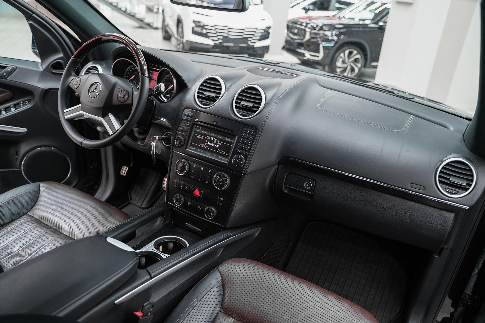 Mercedes-Benz GL-Класс 2011, черный, ДЦ Орехово
