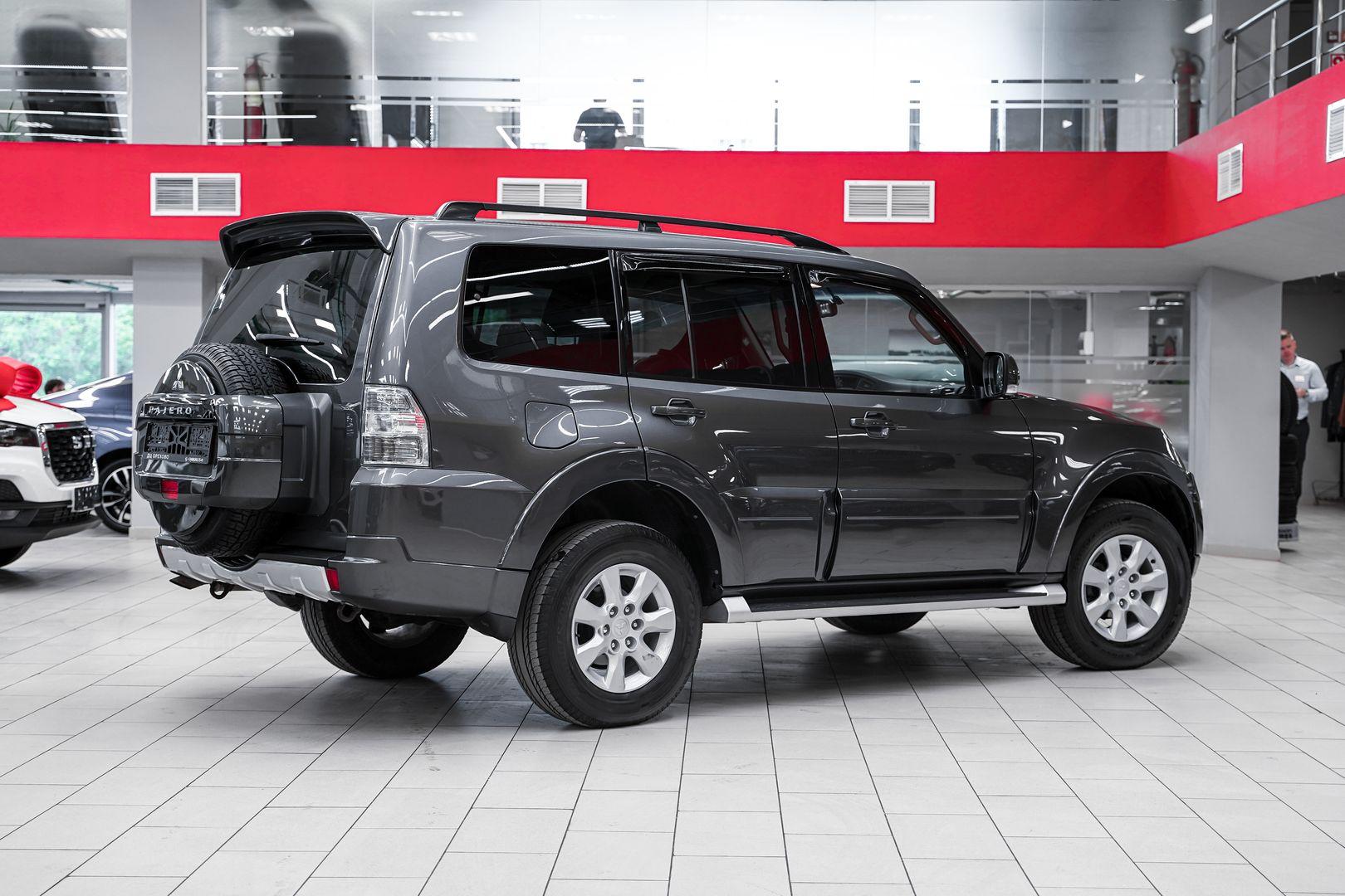 Mitsubishi Pajero 2013, серый, ДЦ Орехово