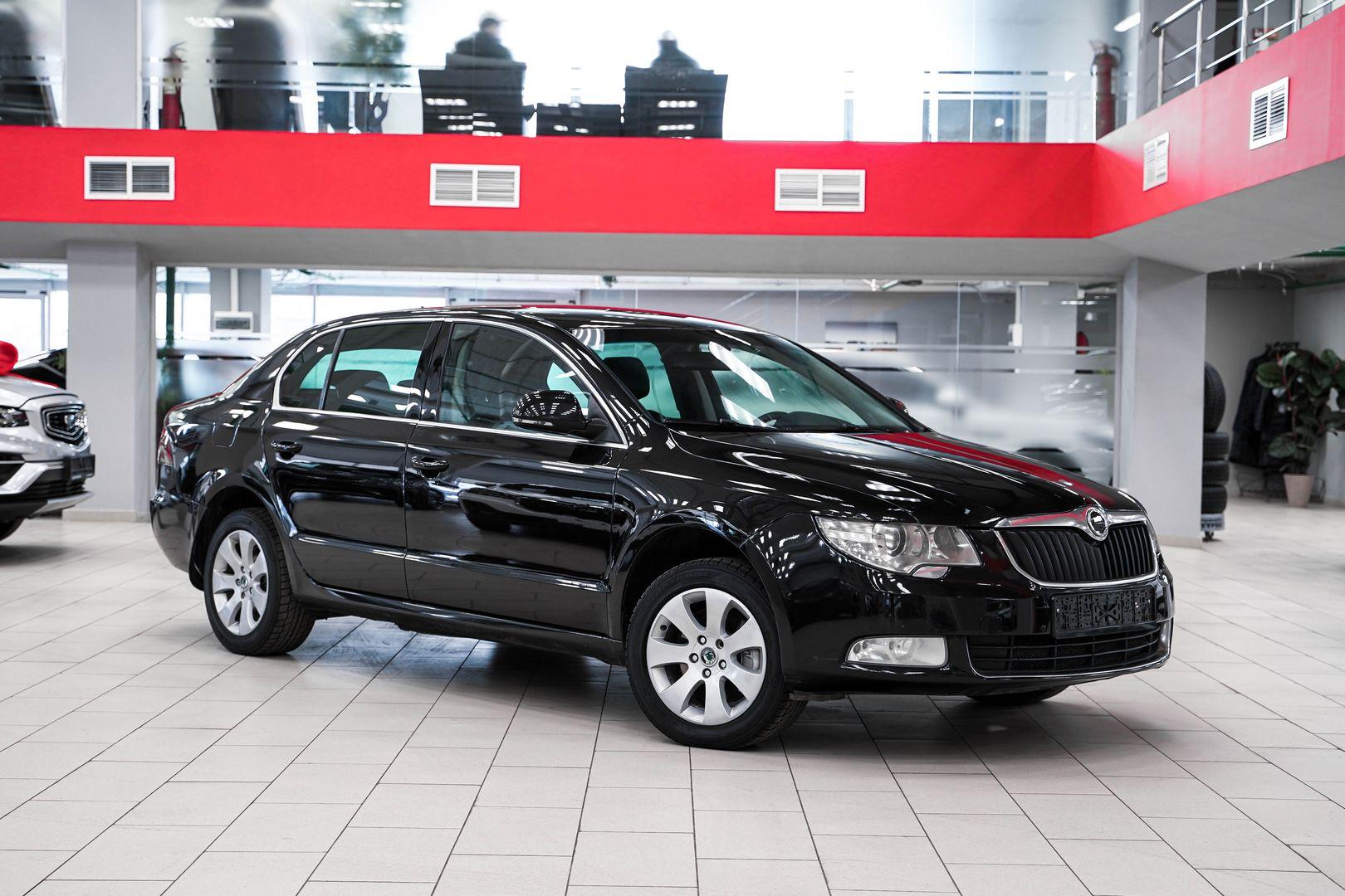 Skoda Superb 2010, черный, ДЦ Орехово