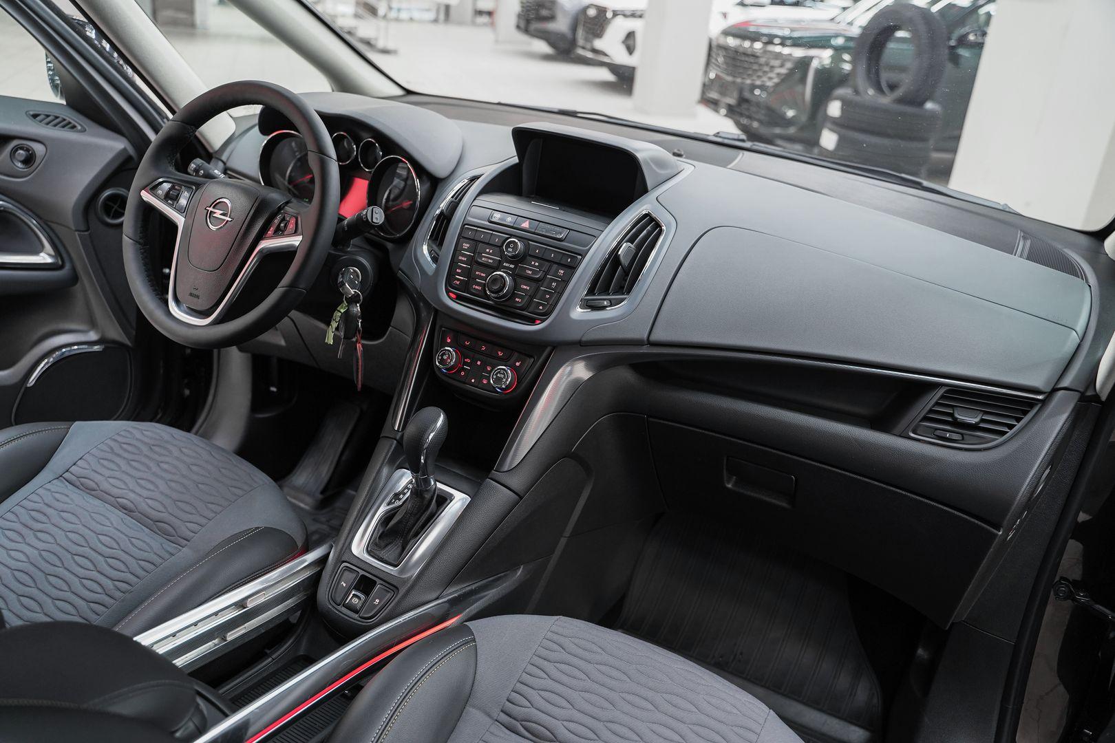 Opel Zafira 2013, коричневый, ДЦ Орехово