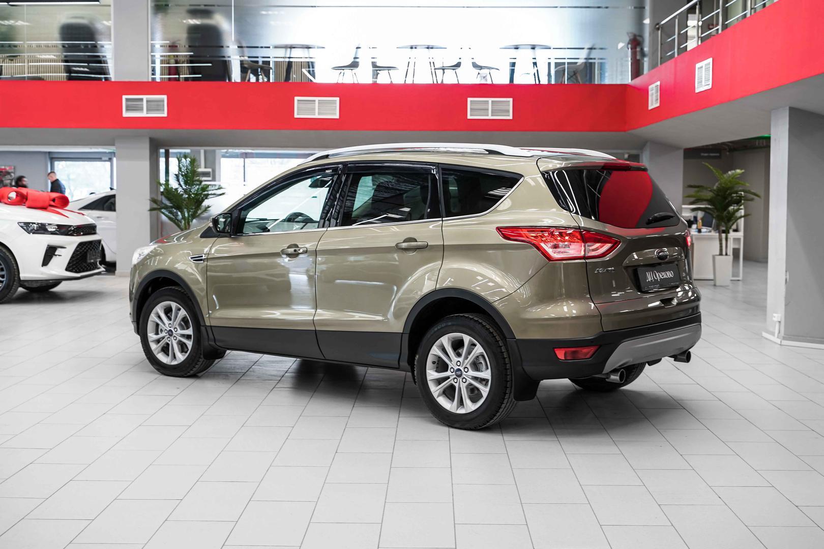 Ford Kuga 2013, зеленый, ДЦ Орехово